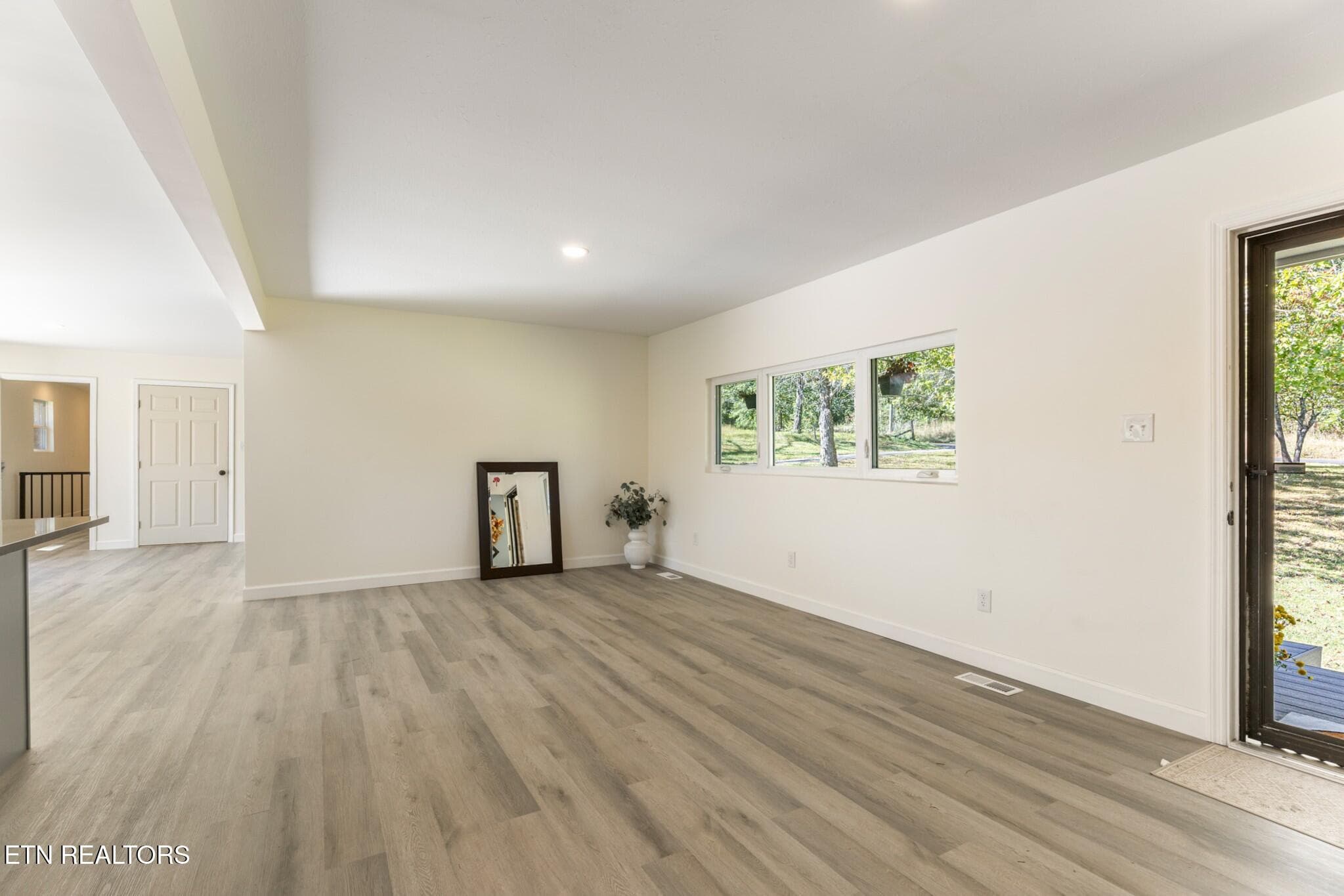 NEW FLOORING THROUGHOUT - 5160 Indian Warpath Rd, Maryville, TN 37803