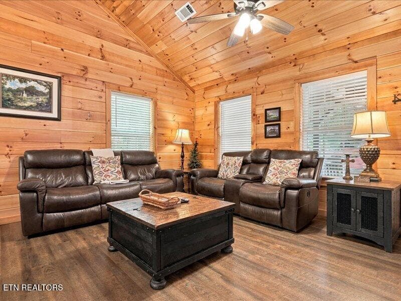 08-006_1I2A2845 - 527 Golf Rd, Pigeon Forge, TN 37863