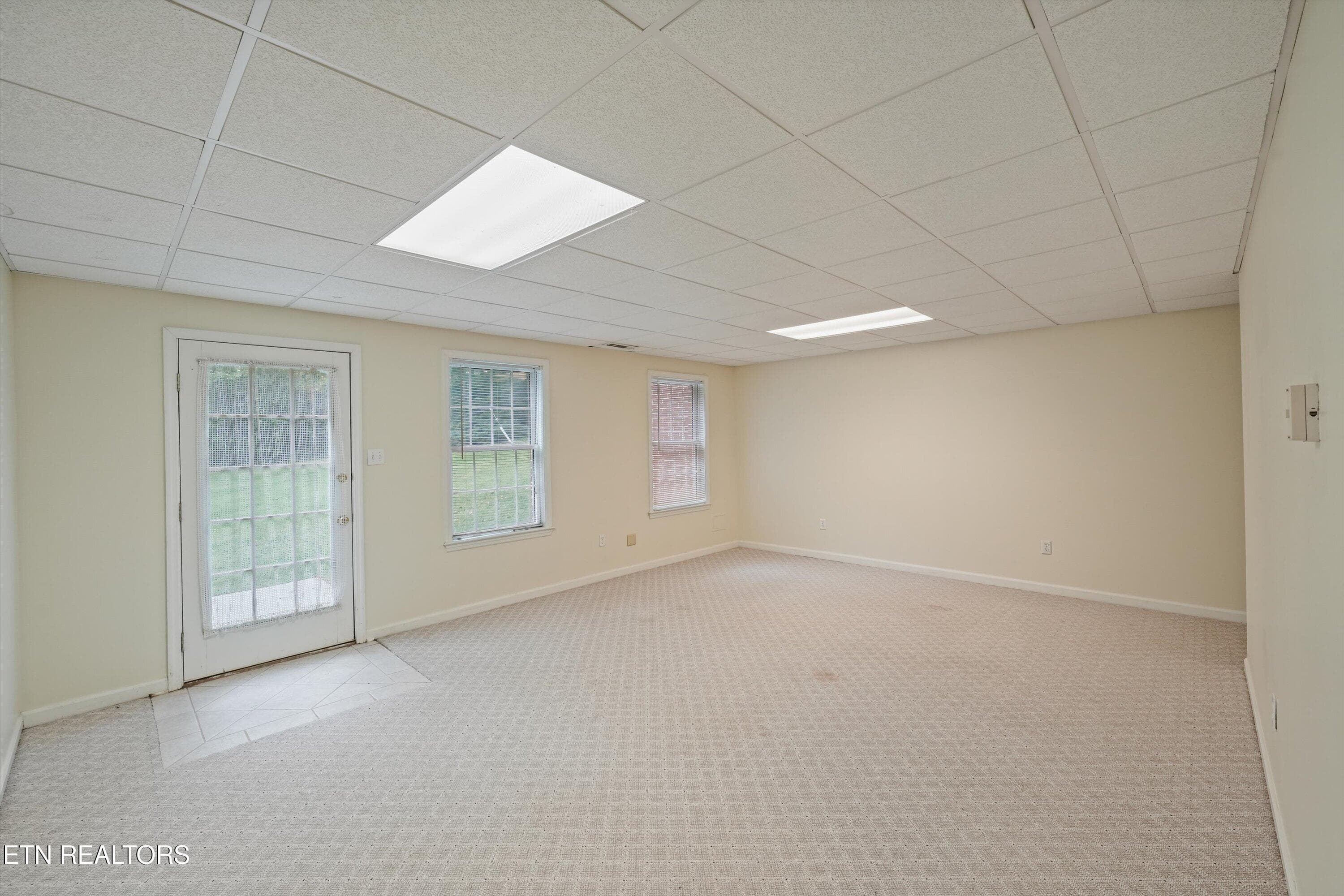 43-2560 Hirst Cir 35 - 2560 Hirst Circle, Lenoir City, TN 37772