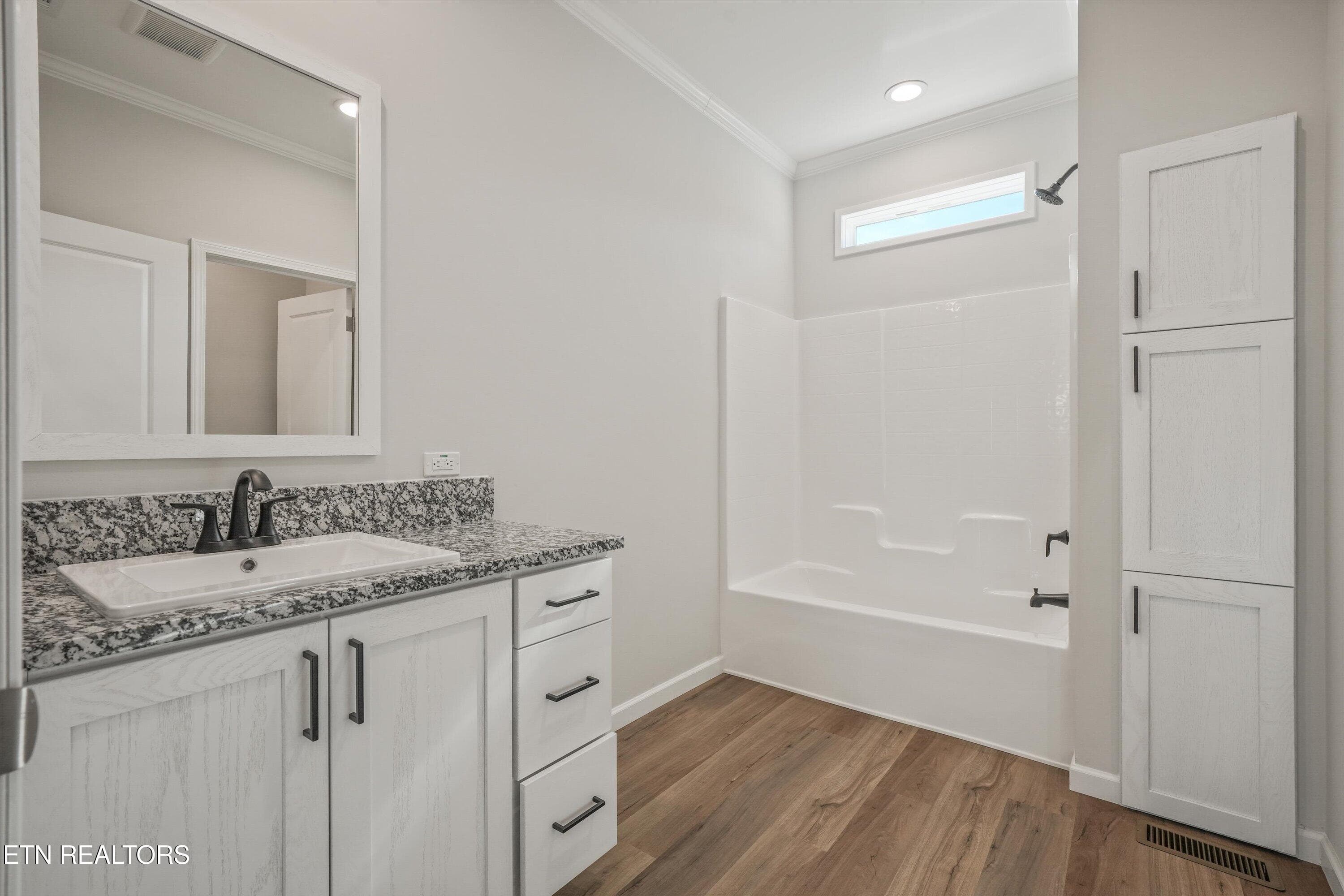 Full Bathroom 2 - 7640 Sycamore Breeze Rd, Knoxville, TN 37920