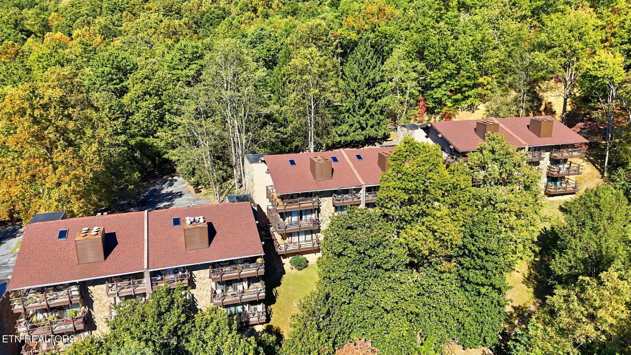 Nestled in the trees - 1081 Cove Rd APT 634, Sevierville, TN 37876