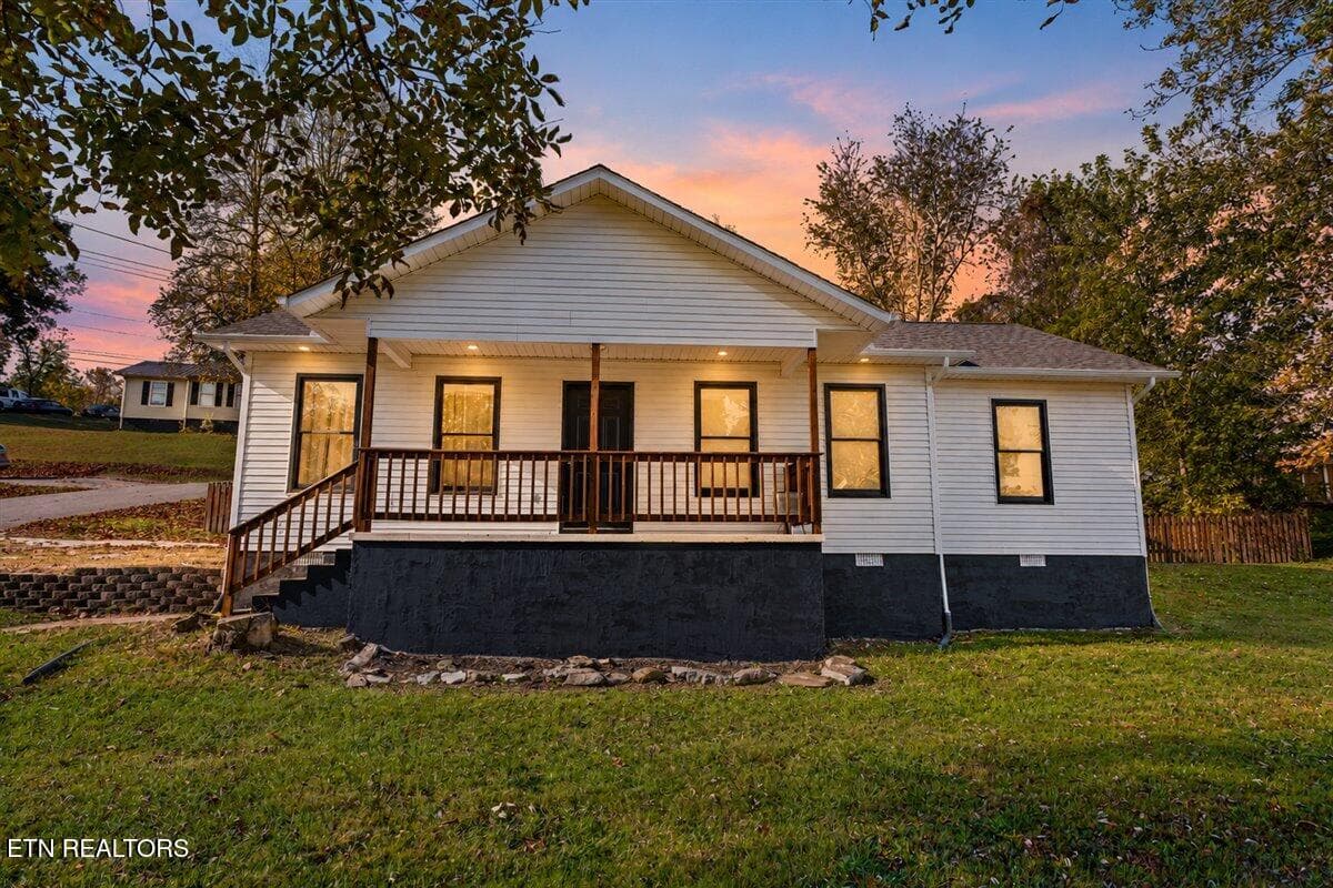 146 Sandy Hill Rd, LaFollette, TN 37766