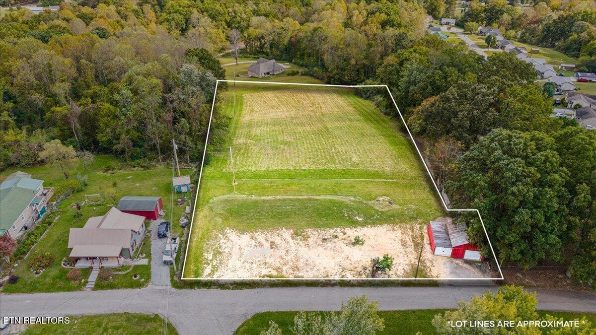 04-W Hemlock St - 109 W Kentucky Ave, LaFollette, TN 37766