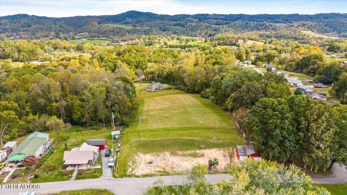 12-W Hemlock St - 109 W Kentucky Ave, LaFollette, TN 37766