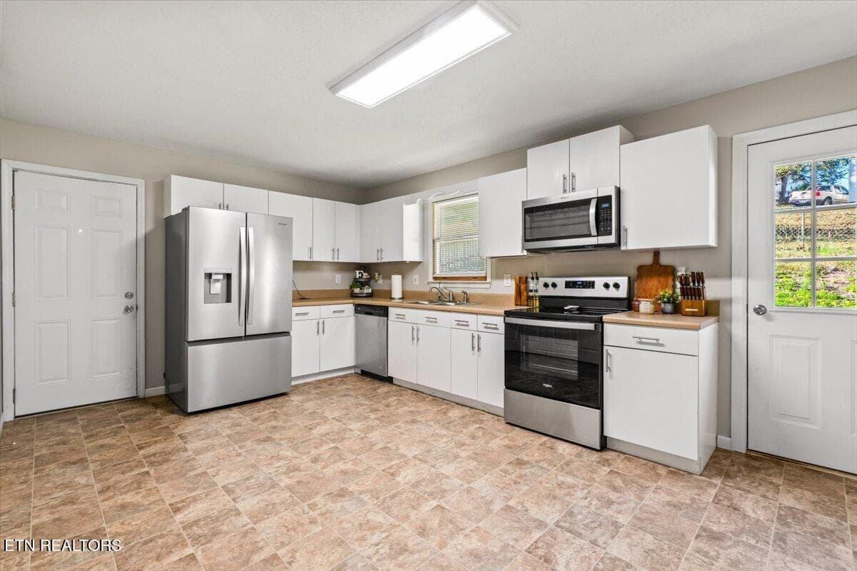 17-146 Sandy Hill Rd - 146 Sandy Hill Rd, LaFollette, TN 37766