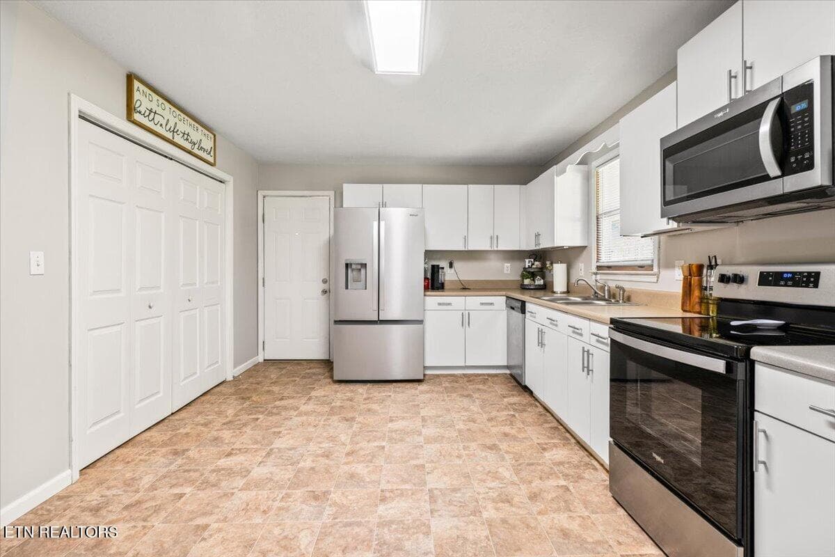 18-146 Sandy Hill Rd - 146 Sandy Hill Rd, LaFollette, TN 37766
