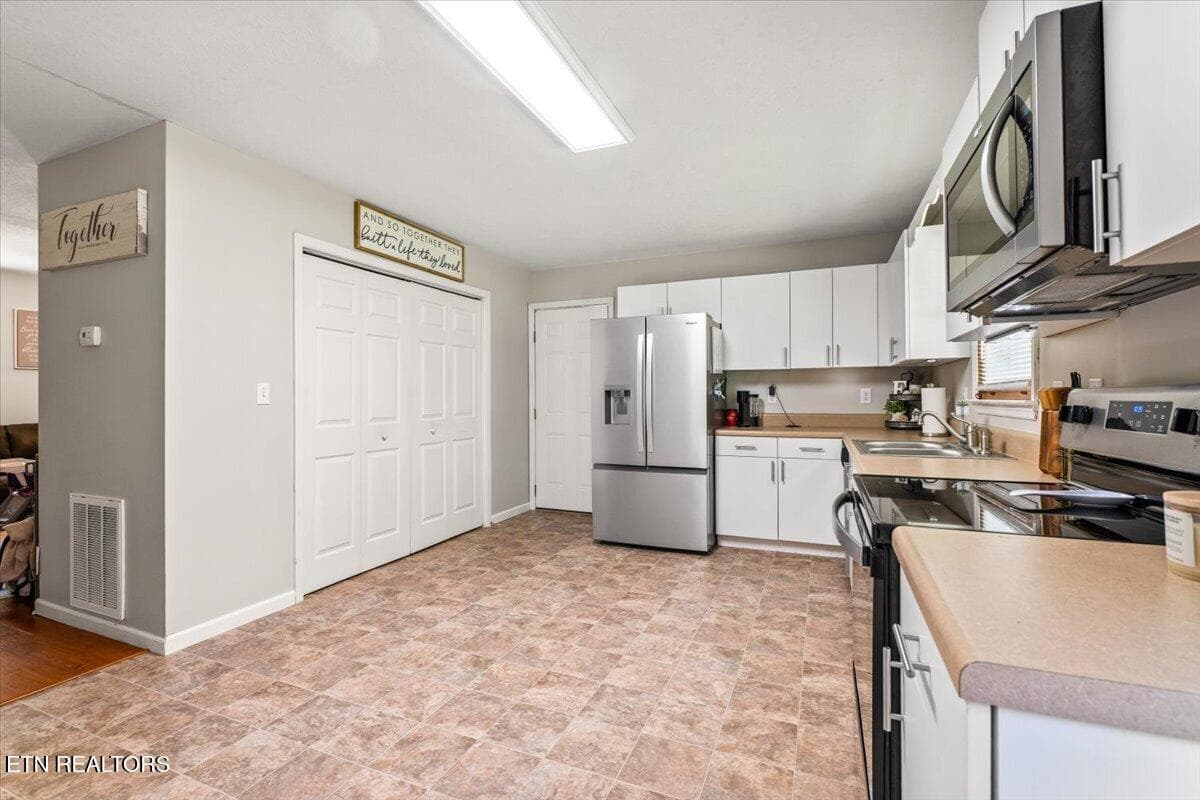 22-146 Sandy Hill Rd - 146 Sandy Hill Rd, LaFollette, TN 37766