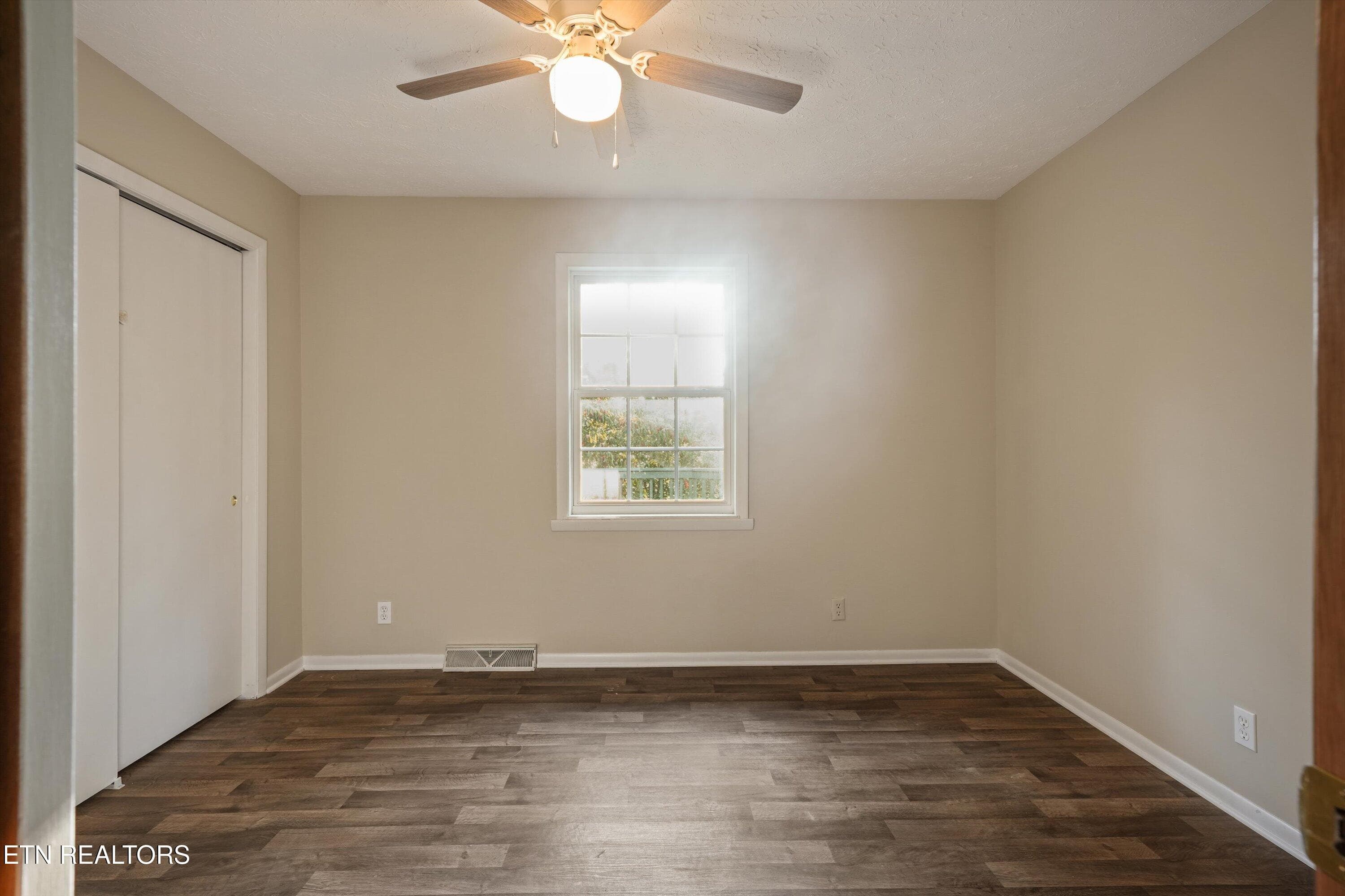 24-104 Newport Dr20 - 104 Newport Drive, Oak Ridge, TN 37830