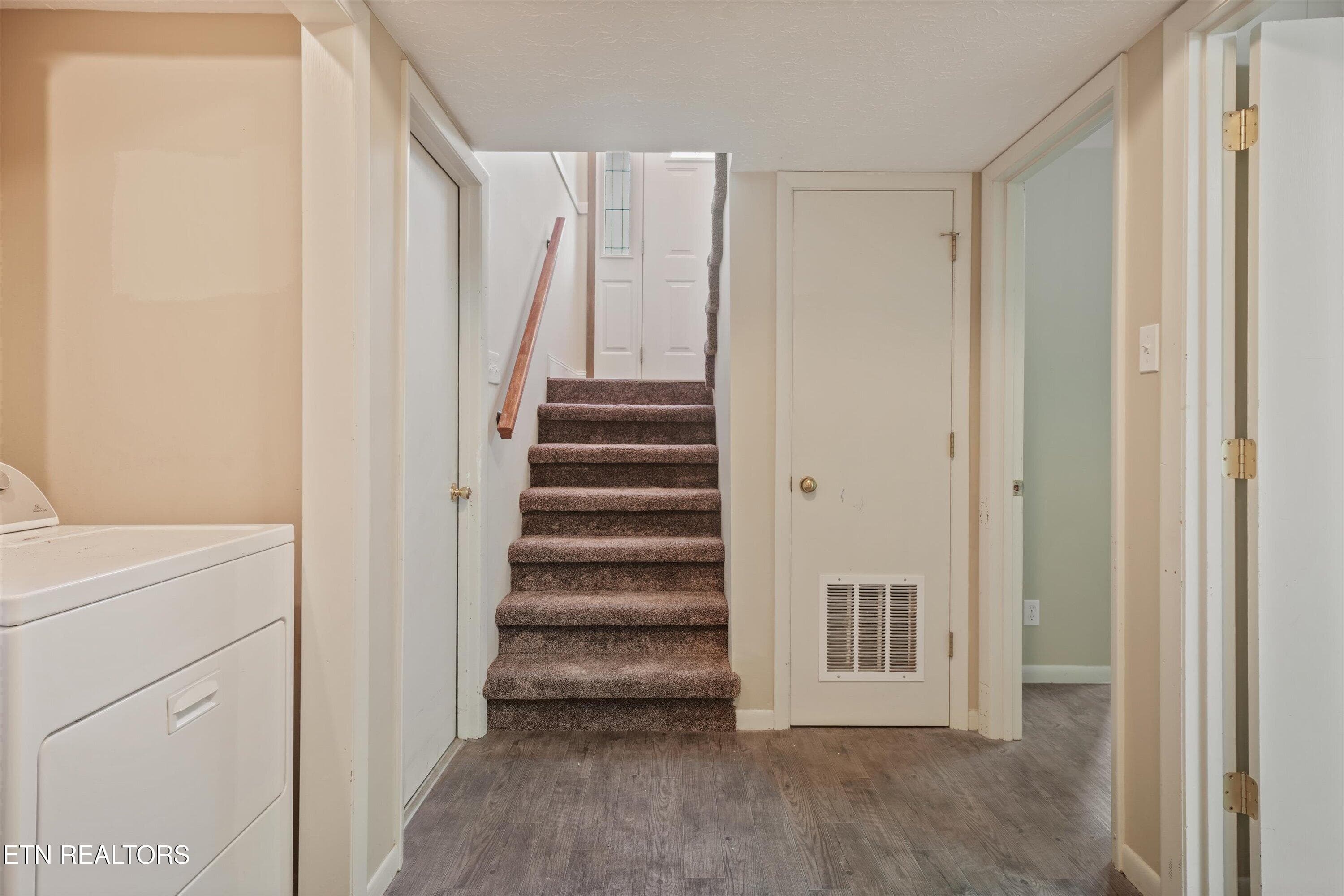 34-104 Newport Dr31 - 104 Newport Drive, Oak Ridge, TN 37830