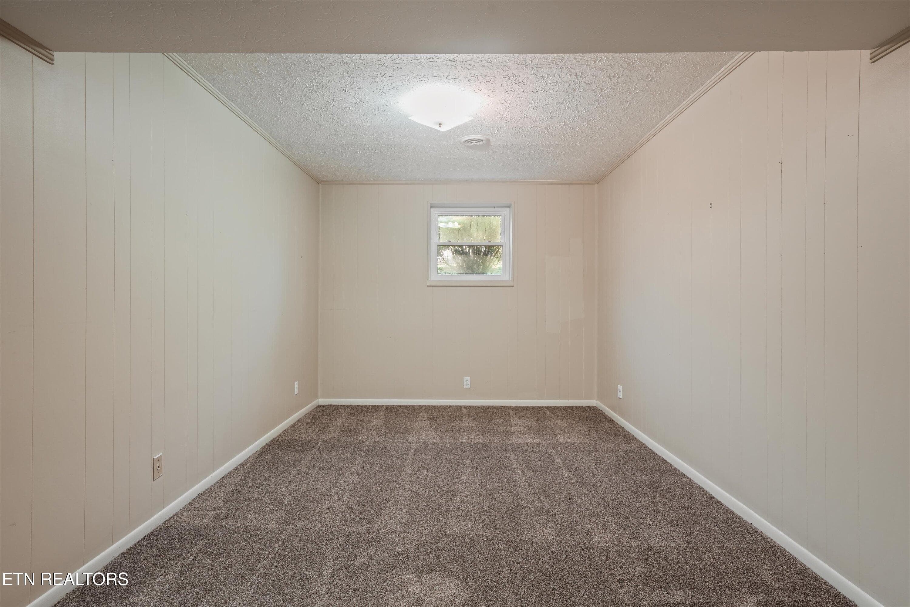 37-104 Newport Dr34 - 104 Newport Drive, Oak Ridge, TN 37830