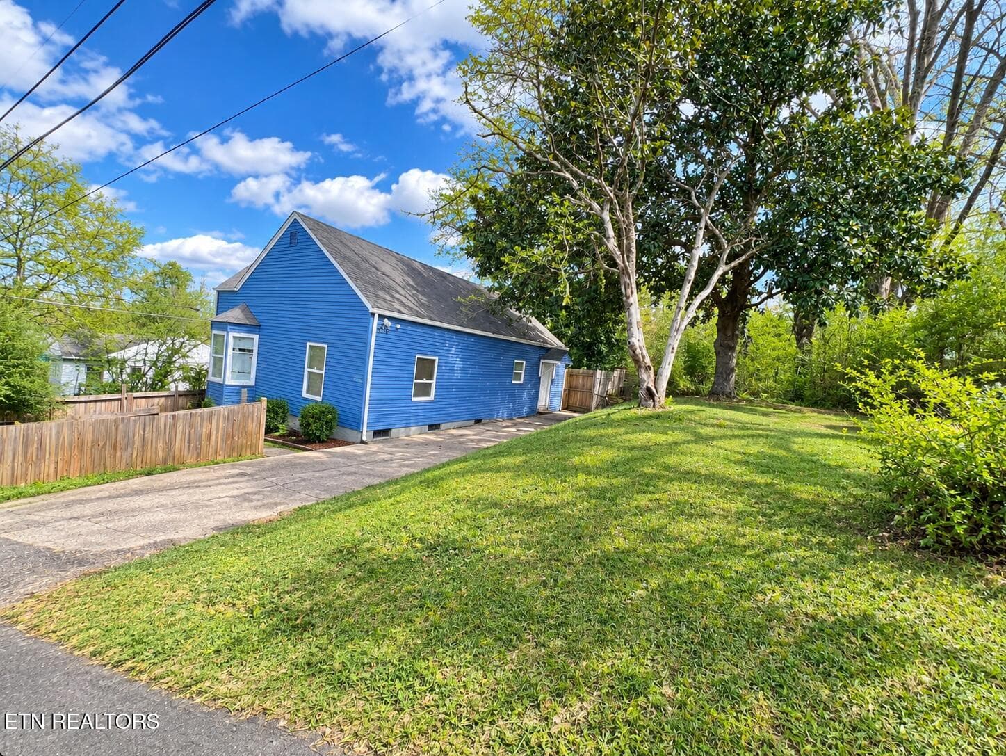 1900 Victoria Ave, Knoxville, TN 37915
