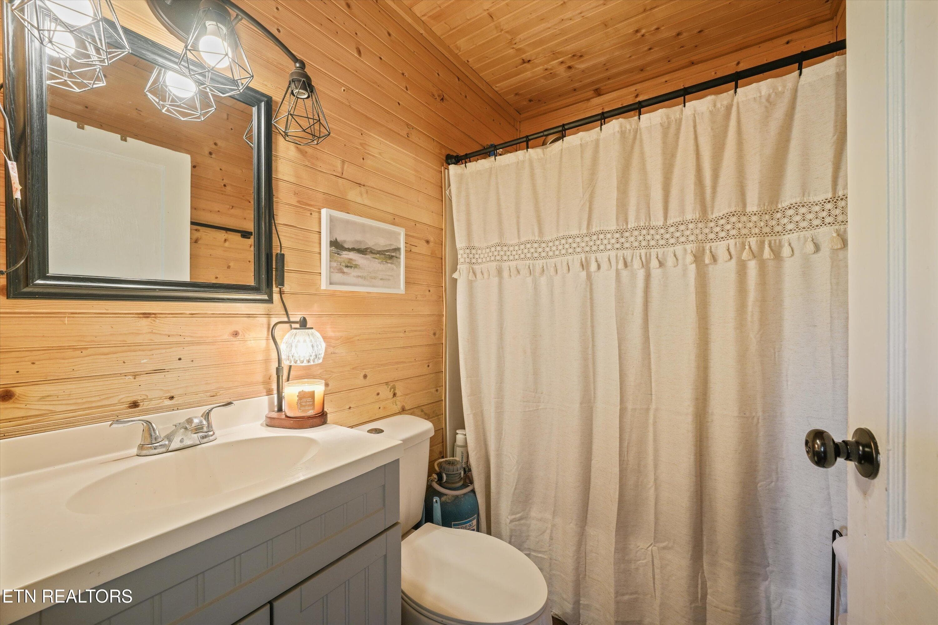 19-626 N White Pine Rd36 - 626 N White Pine Rd, Talbott, TN 37877