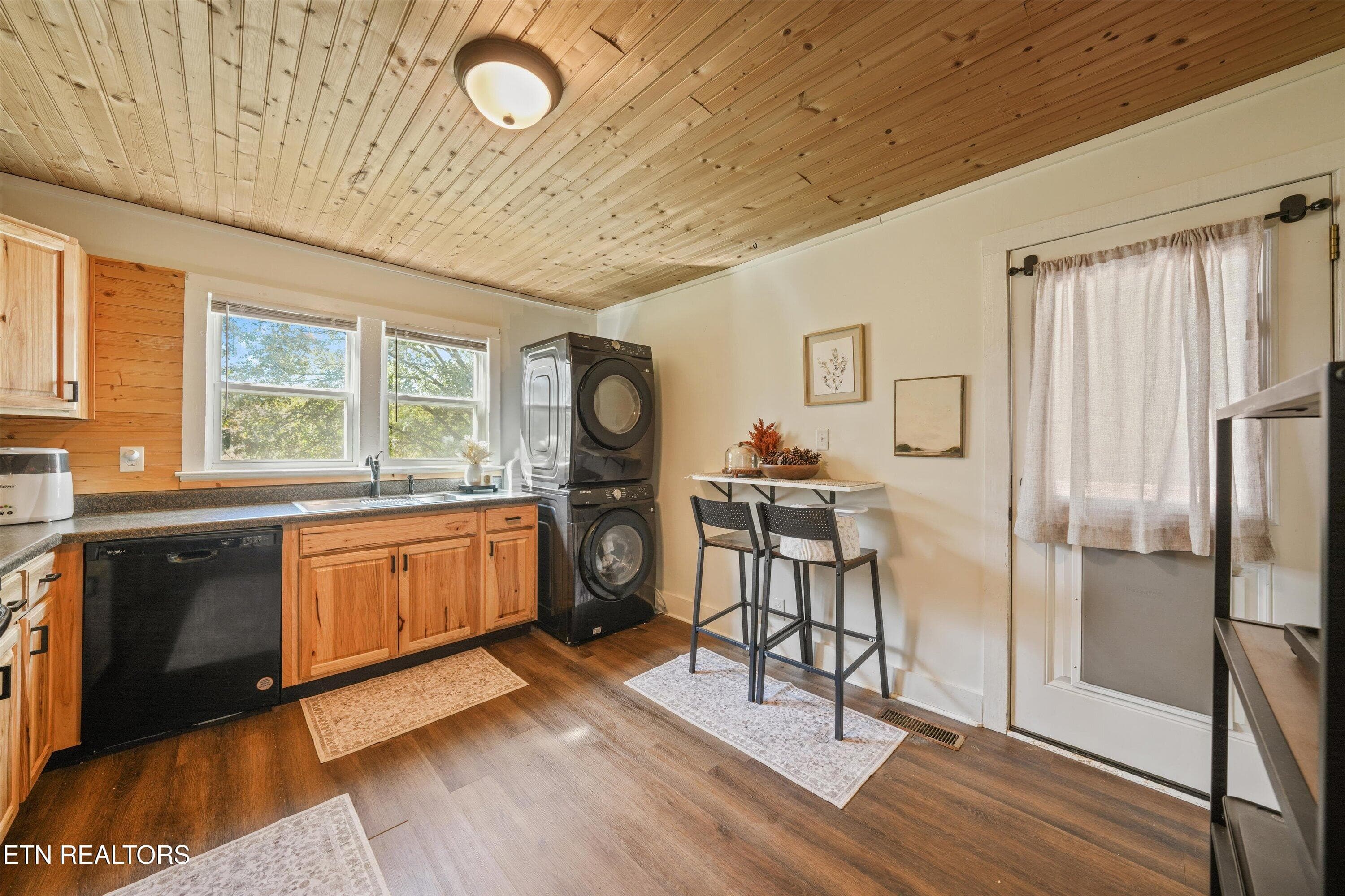 20-626 N White Pine Rd37 - 626 N White Pine Rd, Talbott, TN 37877