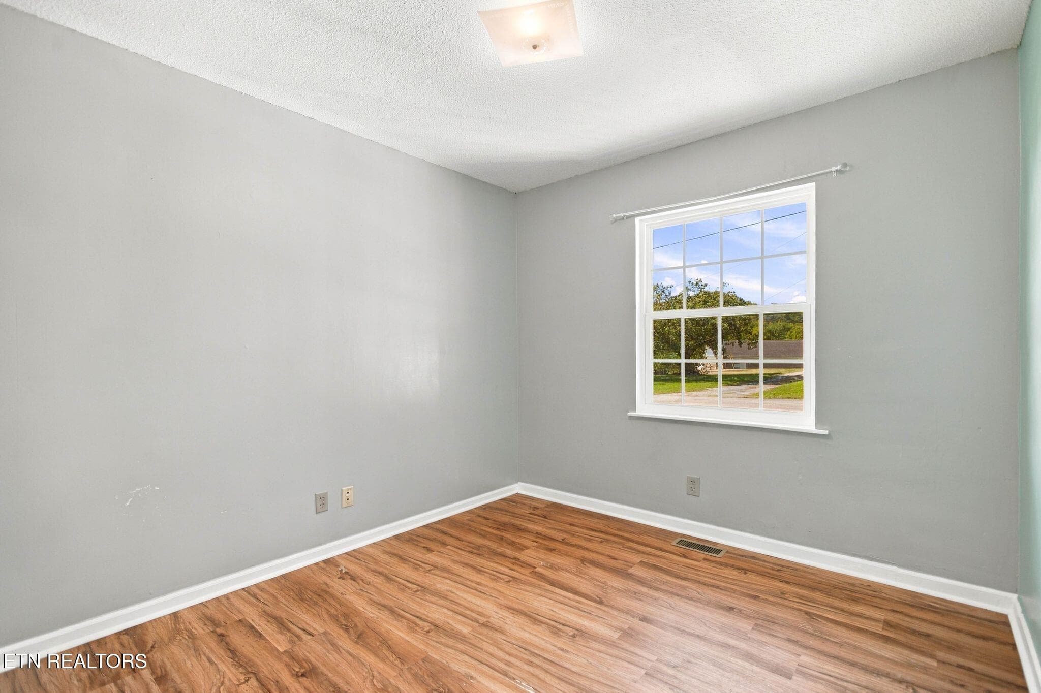 326 Grady Rd-11 - 326 Grady Rd, Etowah, TN 37331