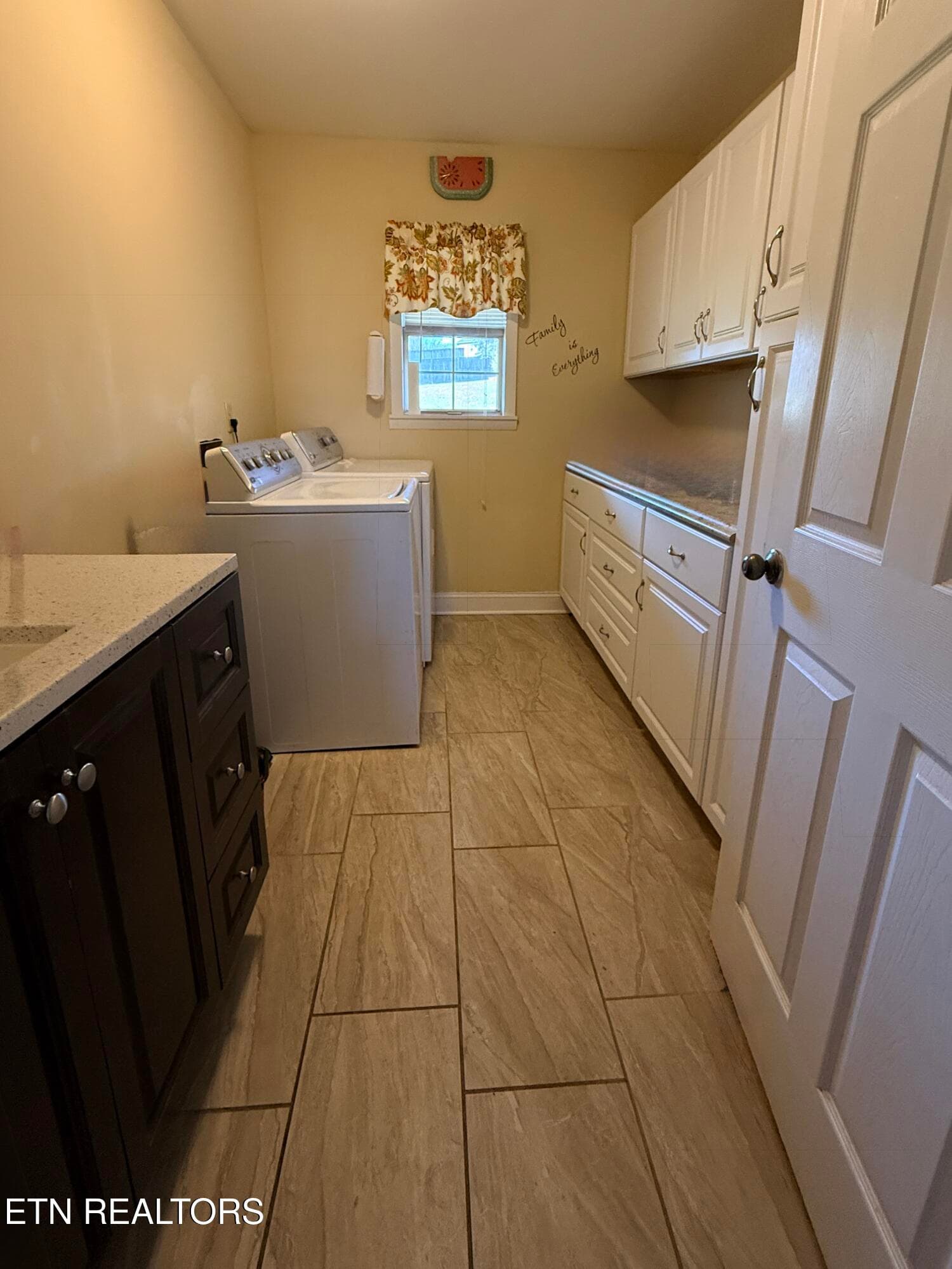 IMG_5379 - 1819 Strathmore Rd, Knoxville, TN 37922