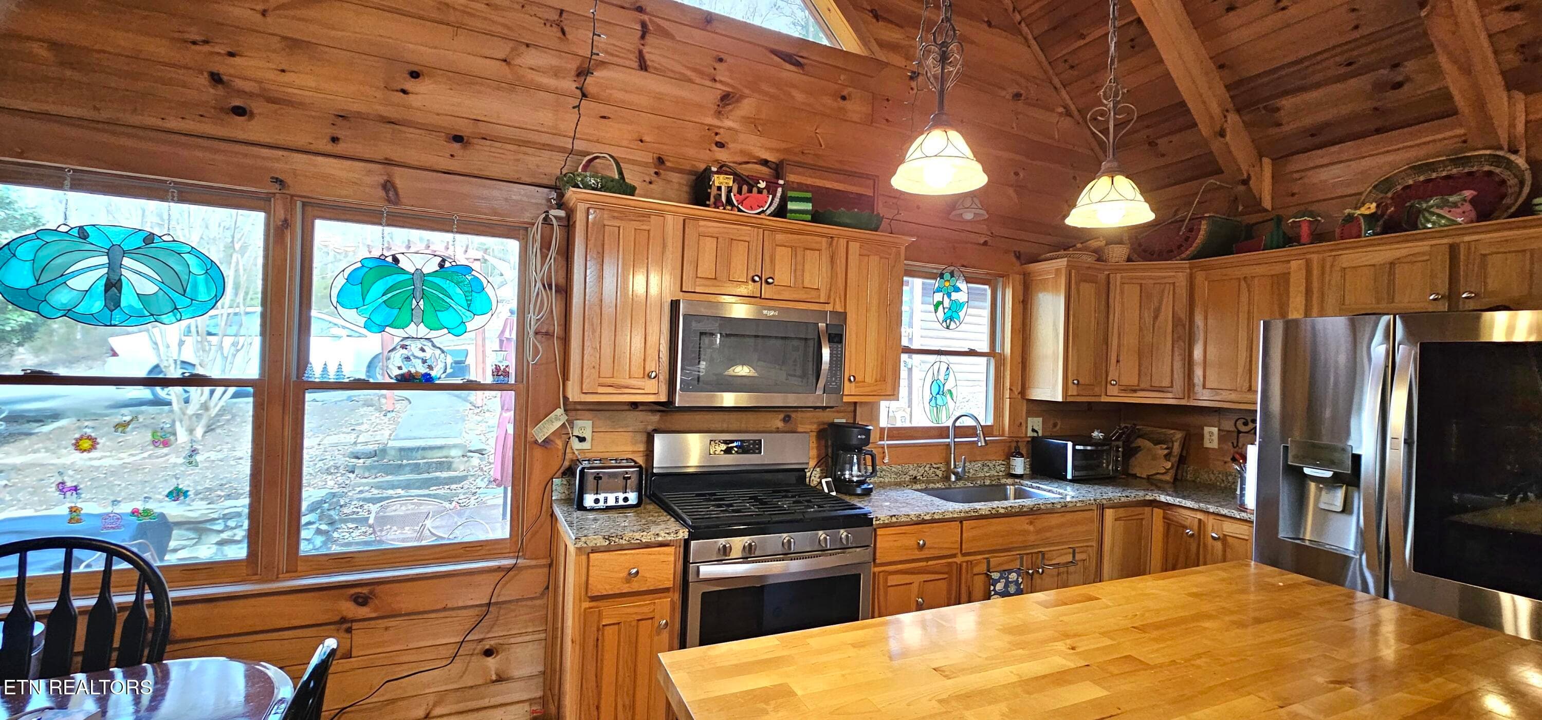 Great Room - 102 Curtis Circle, Kingston, TN 37763