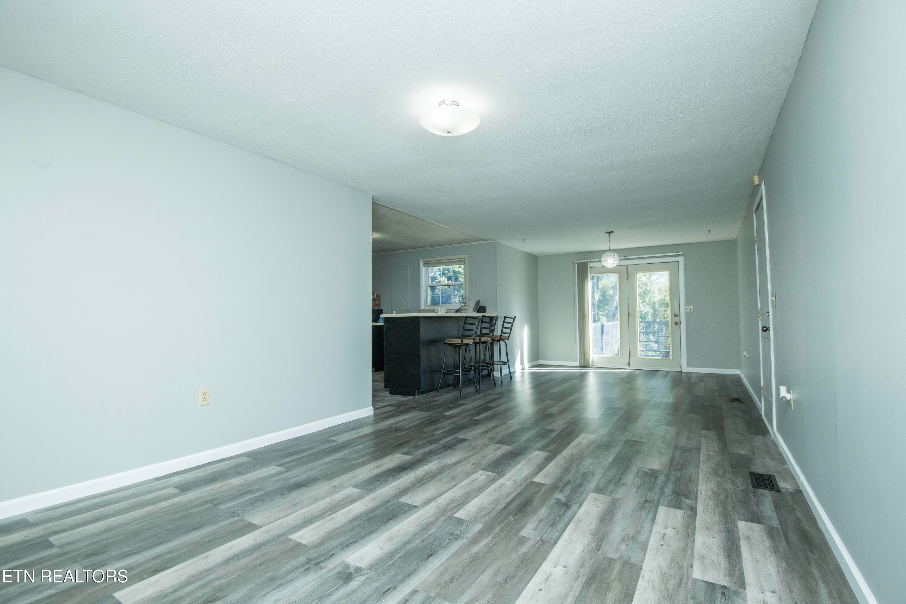 livign - 760 Lafollette Drive, Maryville, TN 37801