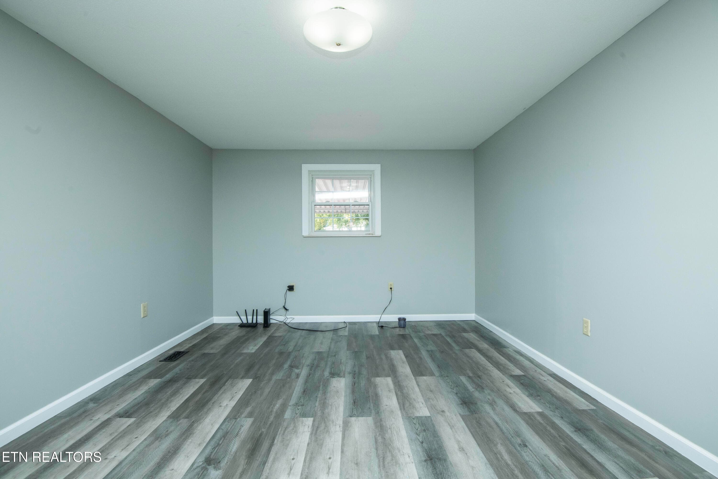 living 2 - 760 Lafollette Drive, Maryville, TN 37801