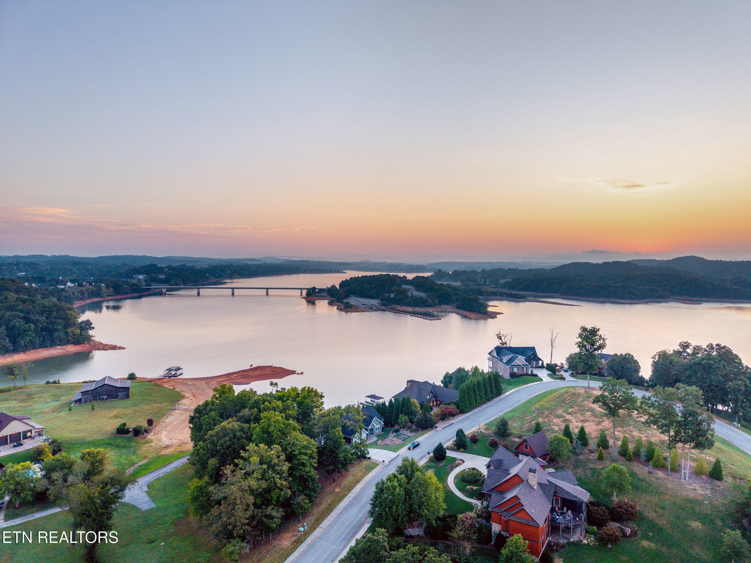 011 - 2137 Majestic Circle, Dandridge, TN 37725