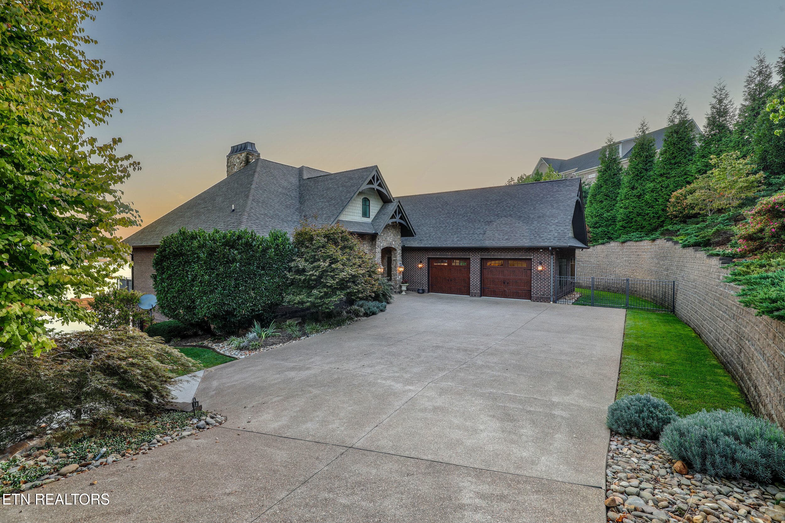 002 - 2137 Majestic Circle, Dandridge, TN 37725