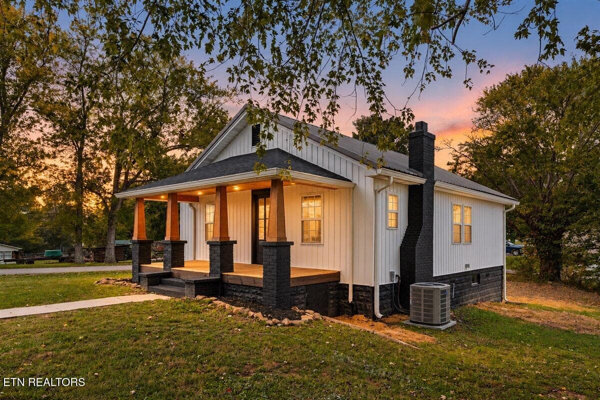 190 Butter and Egg Rd, Jacksboro, TN 37757