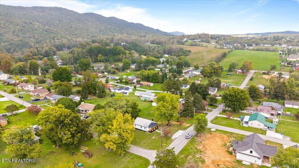 07-190 Butter and Egg Rd - 190 Butter and Egg Rd, Jacksboro, TN 37757