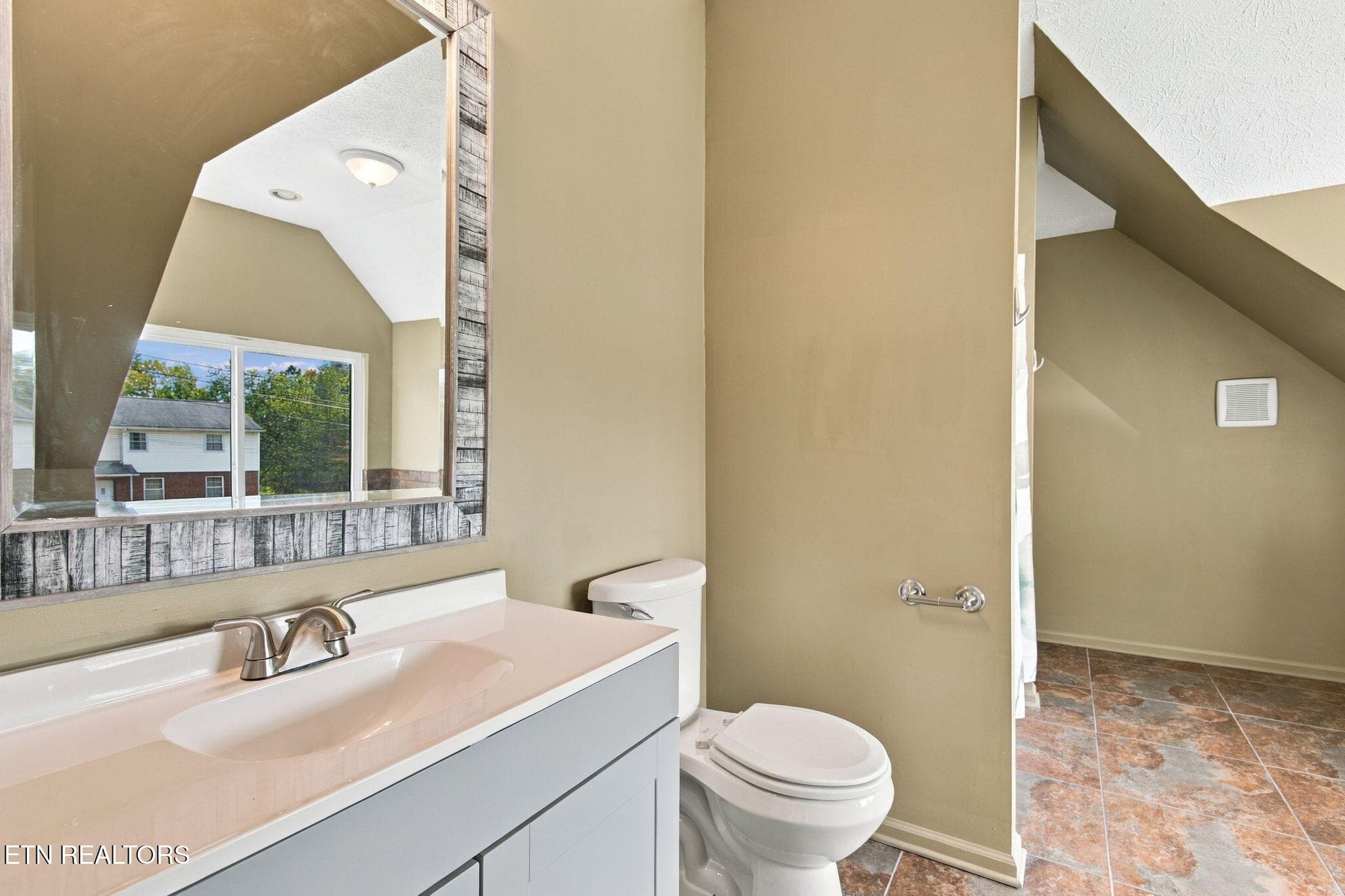 22-web-or-mls-022_DSC_0402 - 5614 Collette Rd, Knoxville, TN 37918