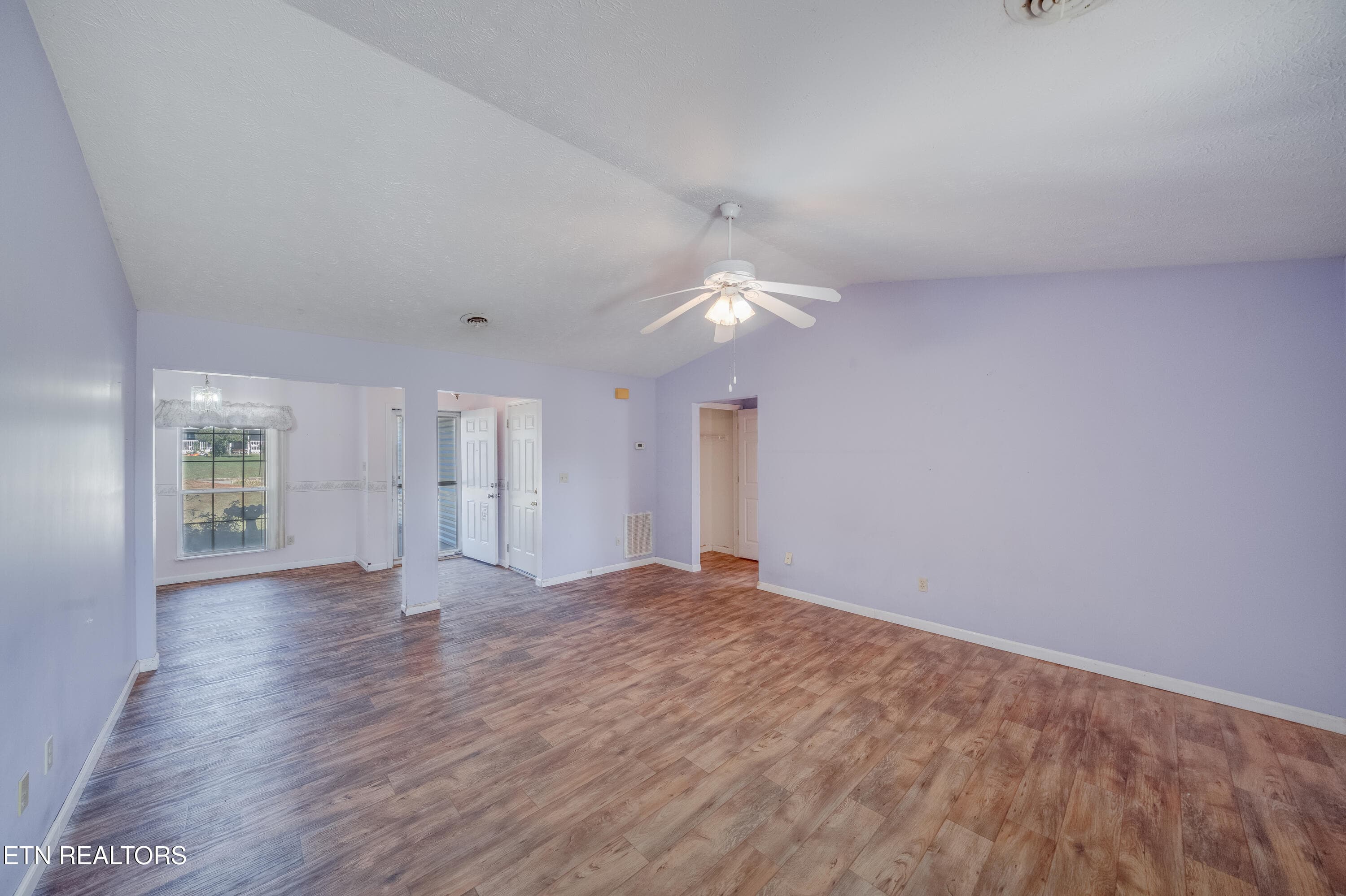 39 Living Room_20092 - 664 Ross Drive, Dandridge, TN 37725