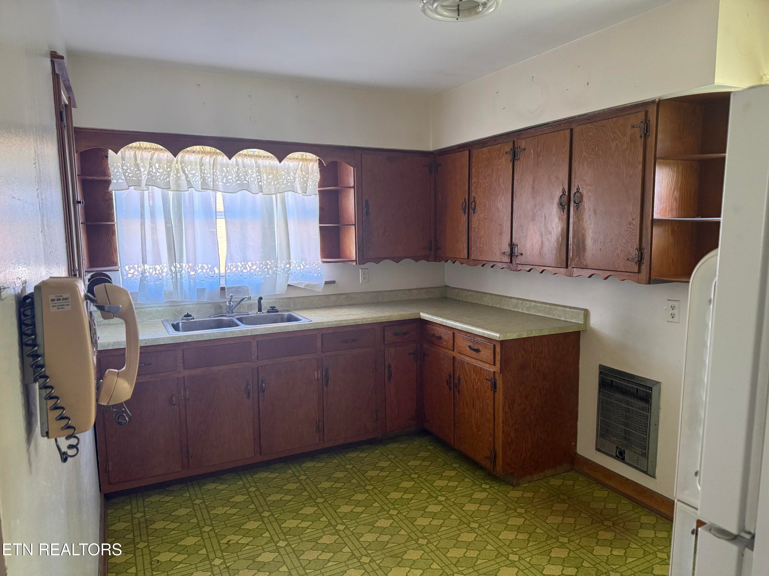 IMG_9460 - 1508 Willow St, Morristown, TN 37814