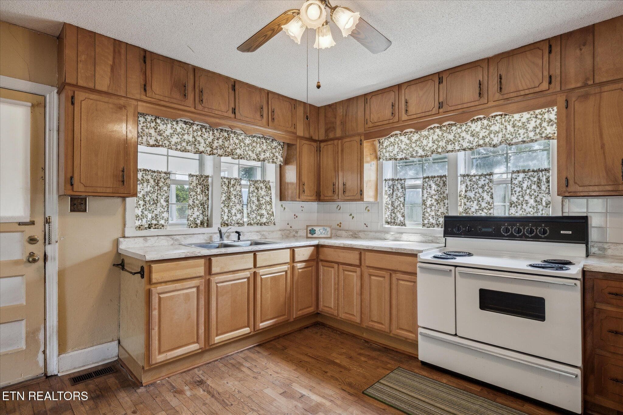 16-IMG_0306 - 810 Ridge Rd, Maryville, TN 37803