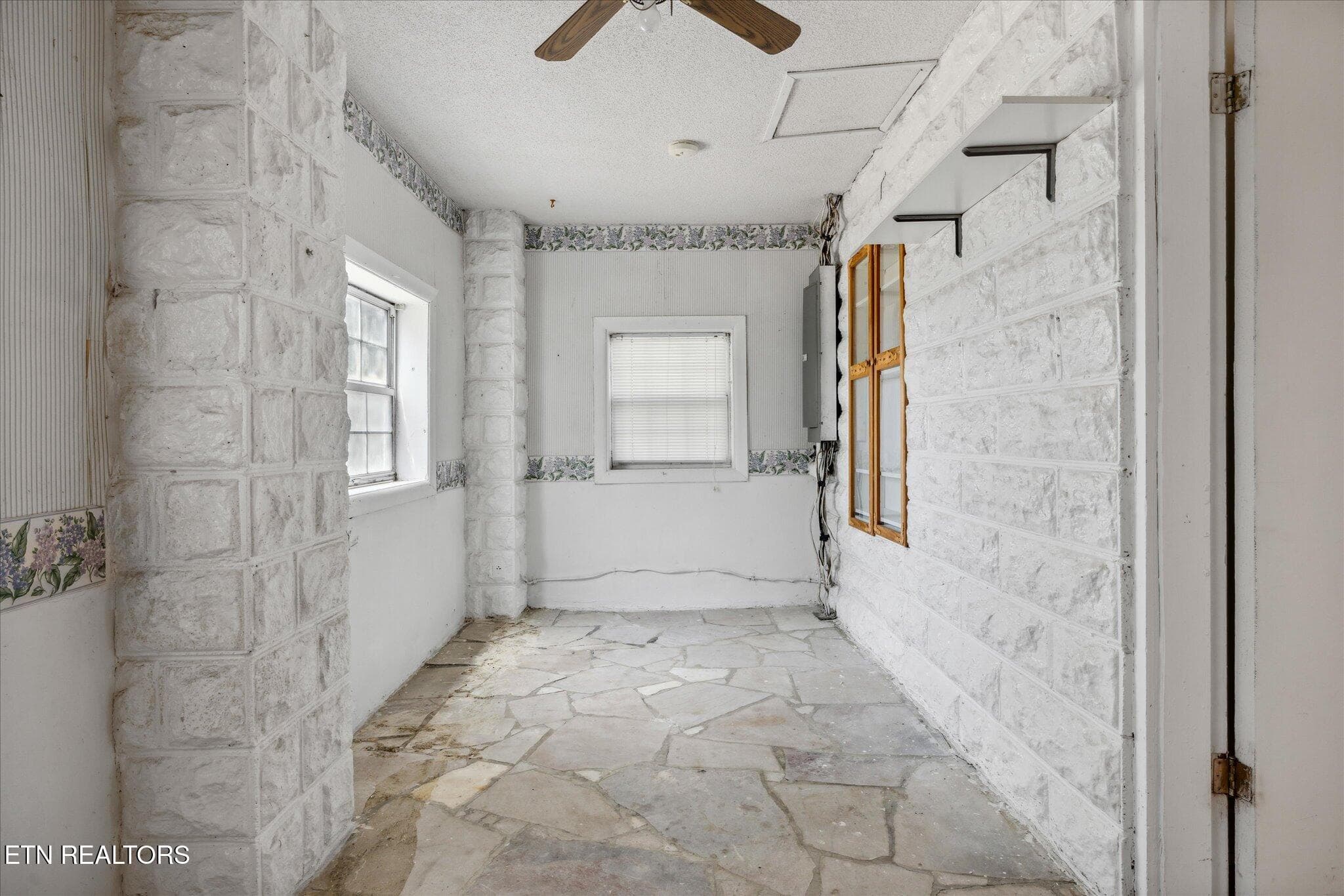 Enclosed Front Porch - 810 Ridge Rd, Maryville, TN 37803