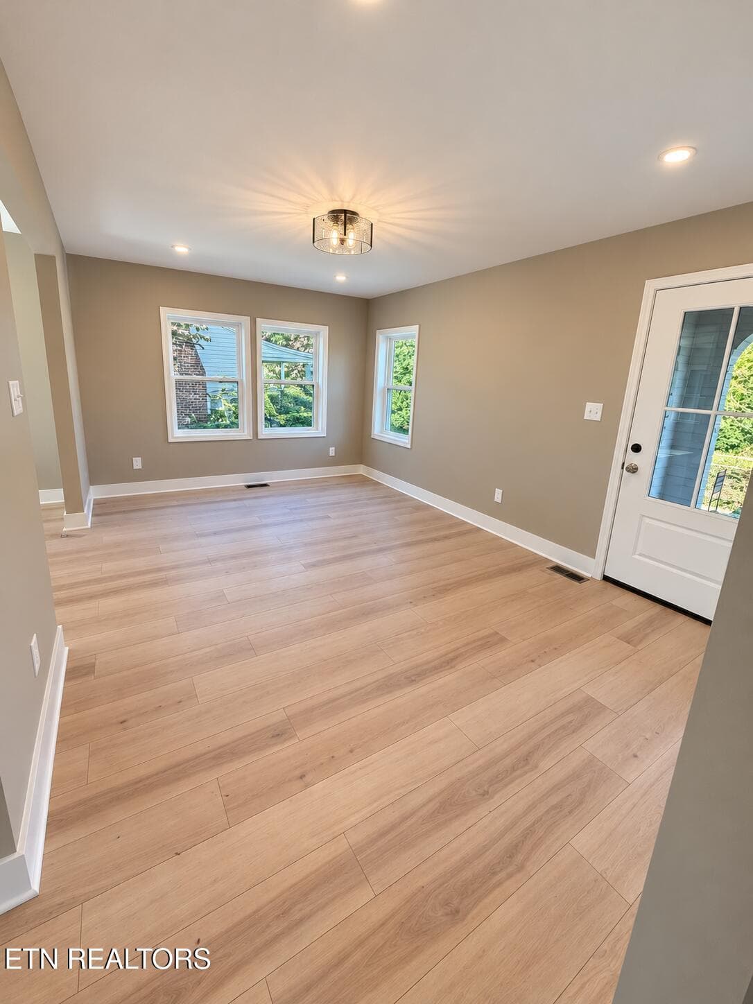 2115C8C6-077C-4AAD-B53F-2F16312A171B - 2554 Woodbine Ave, Knoxville, TN 37914