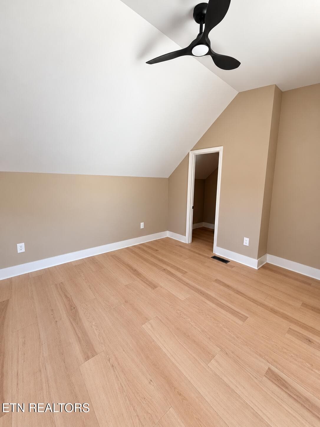 EF5A8B1F-C96A-41A4-A9D0-8024F18E49FA - 2554 Woodbine Ave, Knoxville, TN 37914