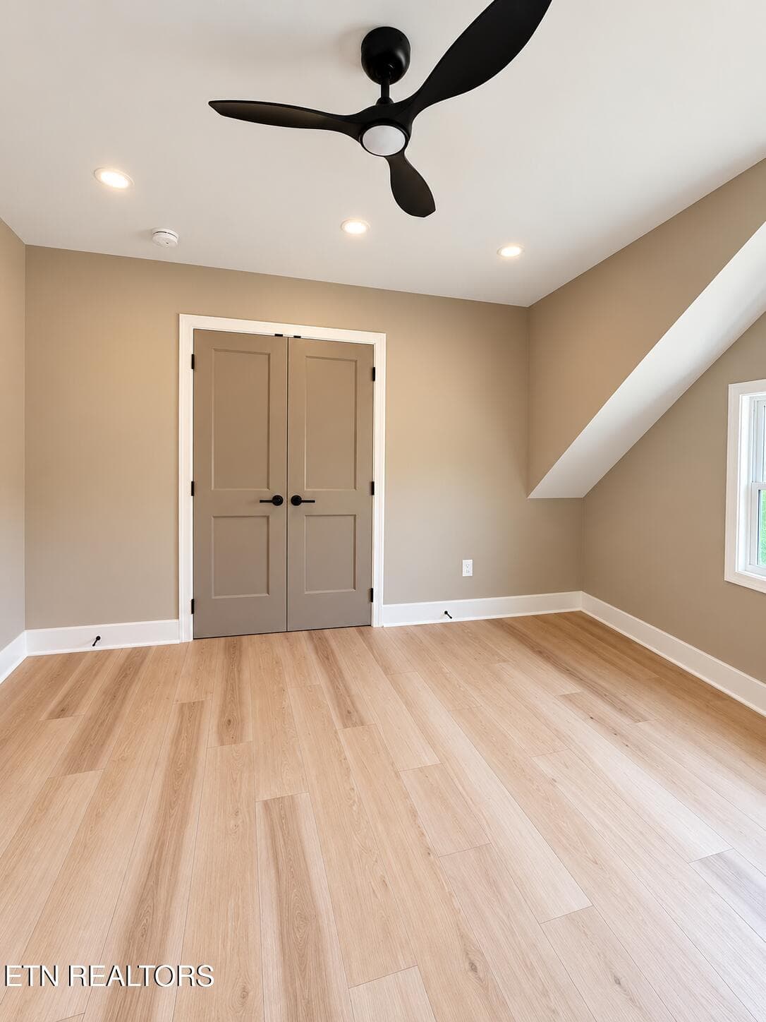 28485C32-87C3-4AED-8BAC-BB375C078A2E - 2554 Woodbine Ave, Knoxville, TN 37914