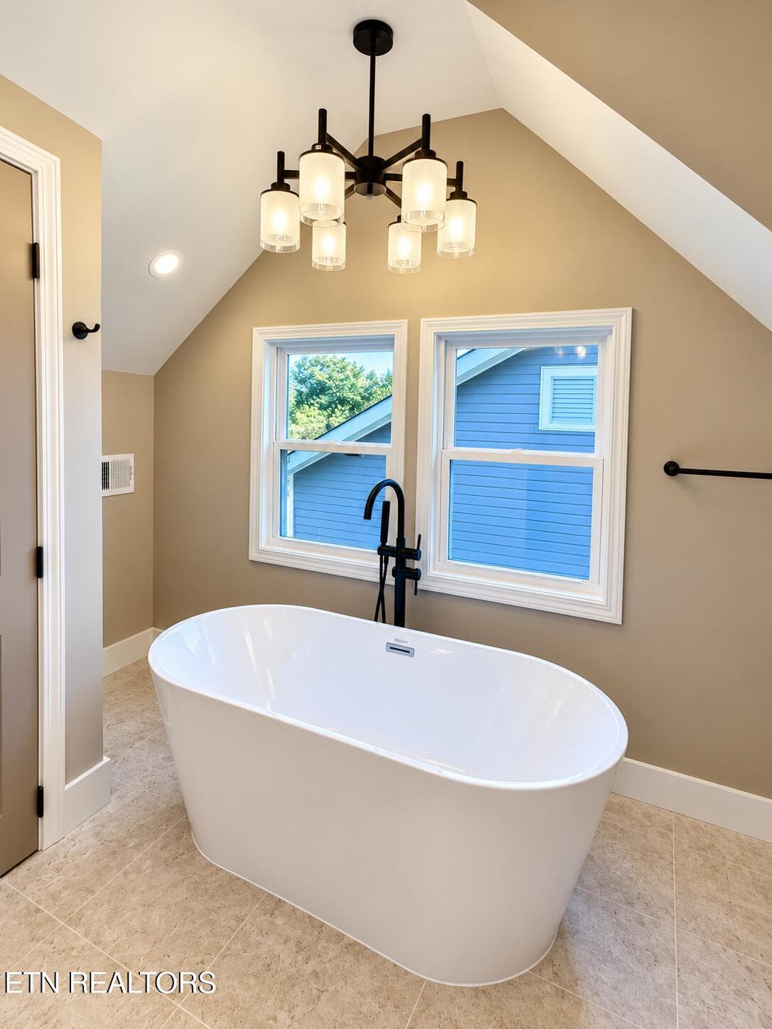 6C9F994E-2845-4CB5-AE7E-531E3E8F4949 - 2554 Woodbine Ave, Knoxville, TN 37914
