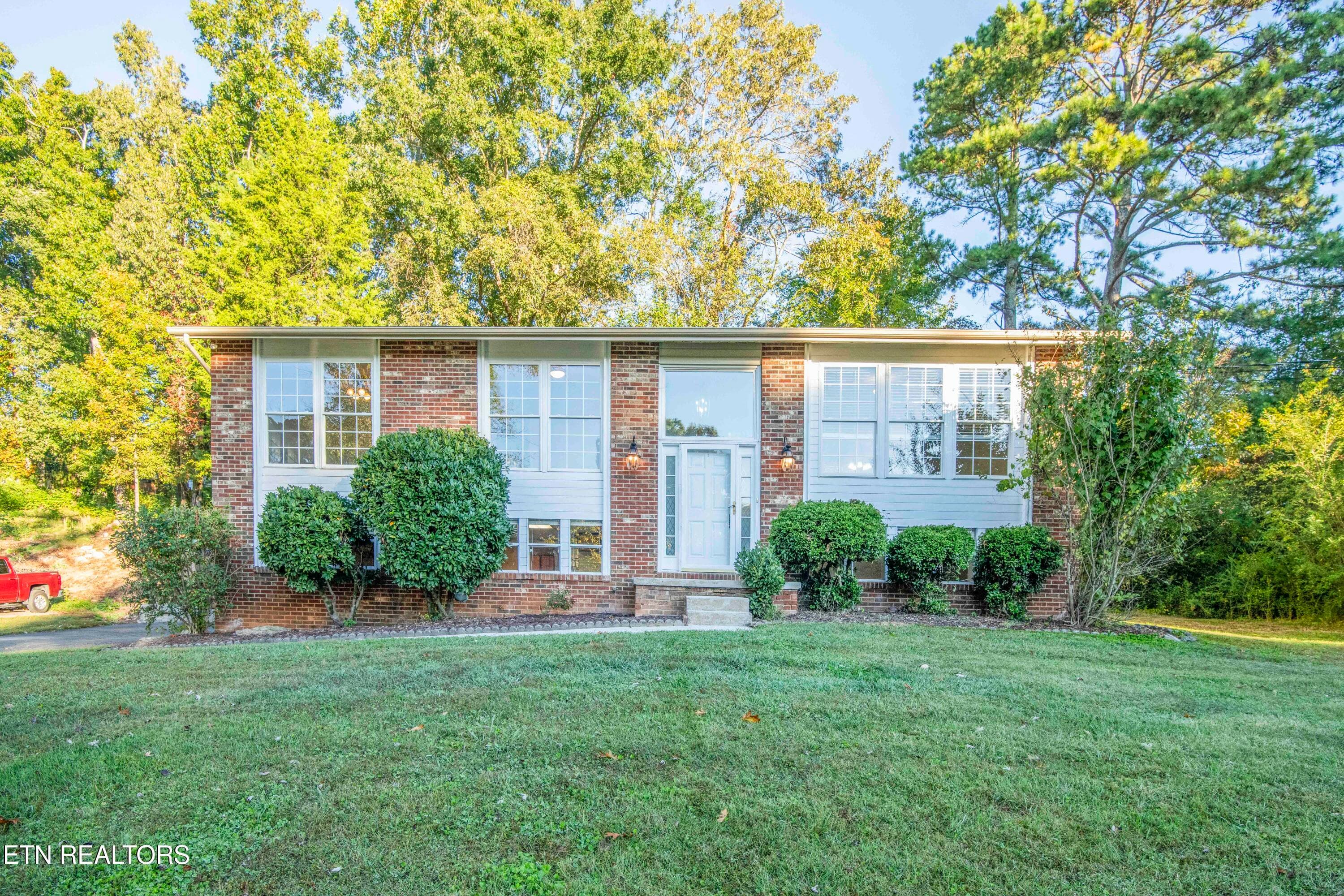 11713 Foxford Drive, Knoxville, TN 37934