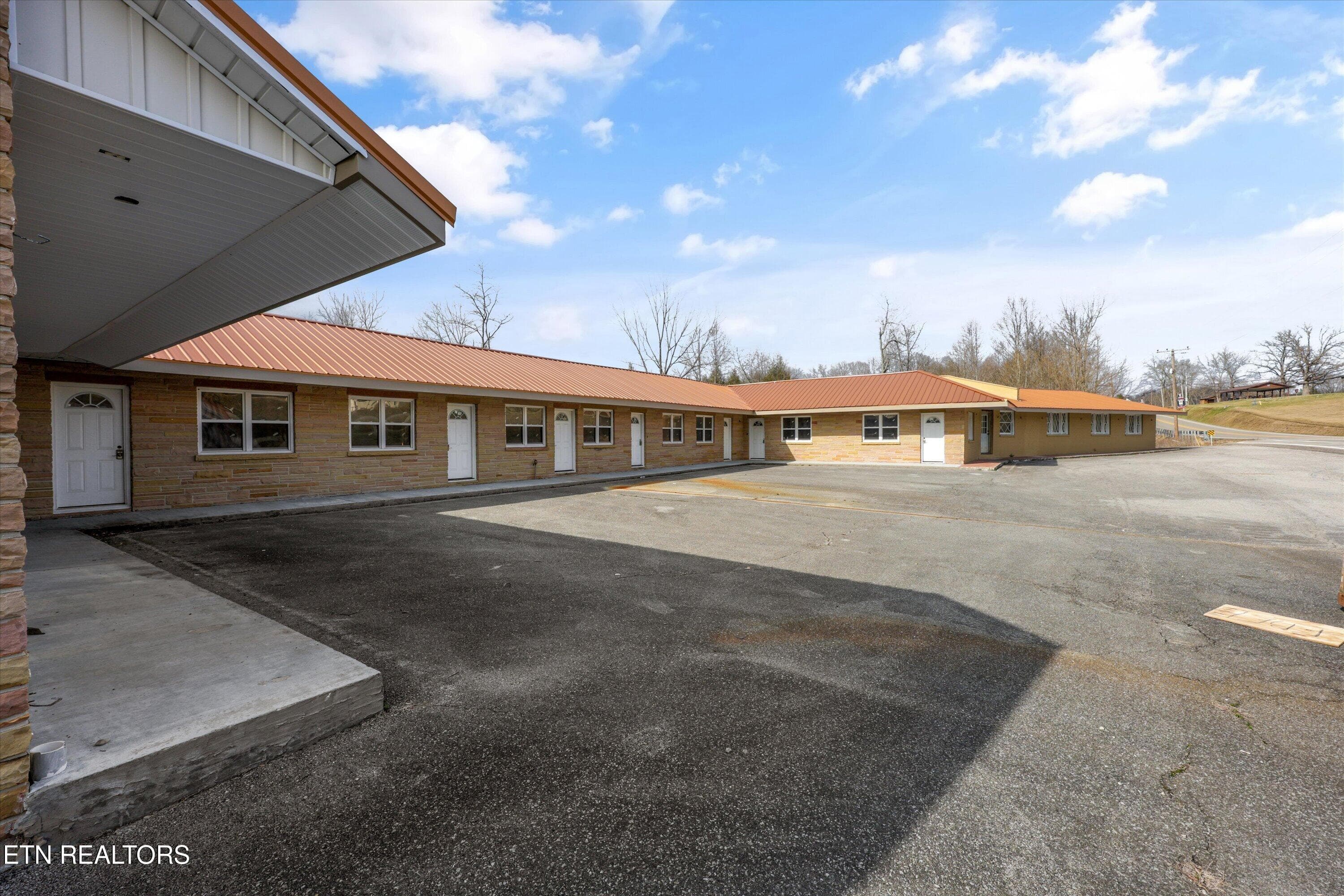 03-8203 Morgan County Hwy03 - 8203 Morgan County Hwy, Sunbright, TN 37872