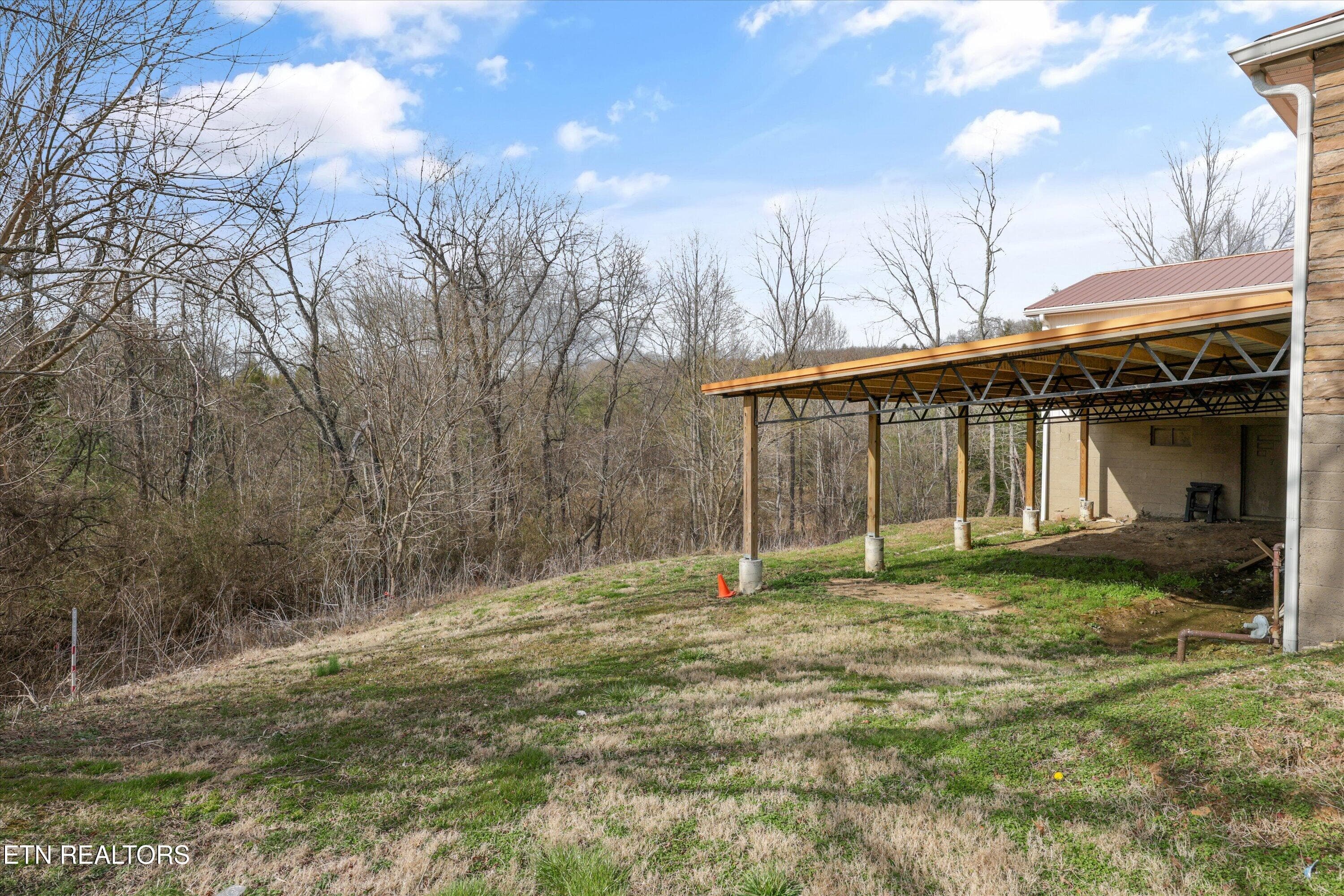 15-8203 Morgan County Hwy01 - 8203 Morgan County Hwy, Sunbright, TN 37872