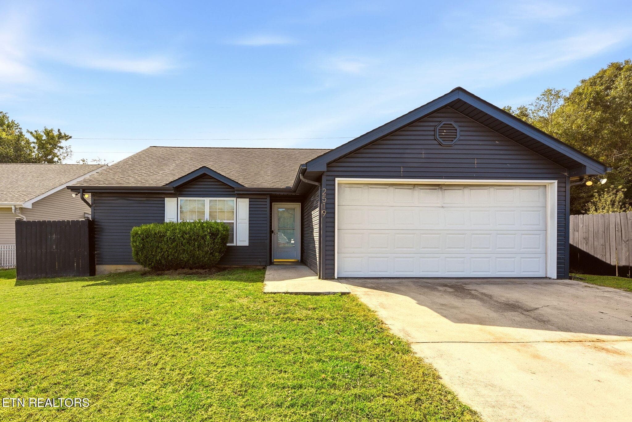 1-web-or-mls-Mlshn2519 (1) - 2519 Myloshane Lane, Knoxville, TN 37931