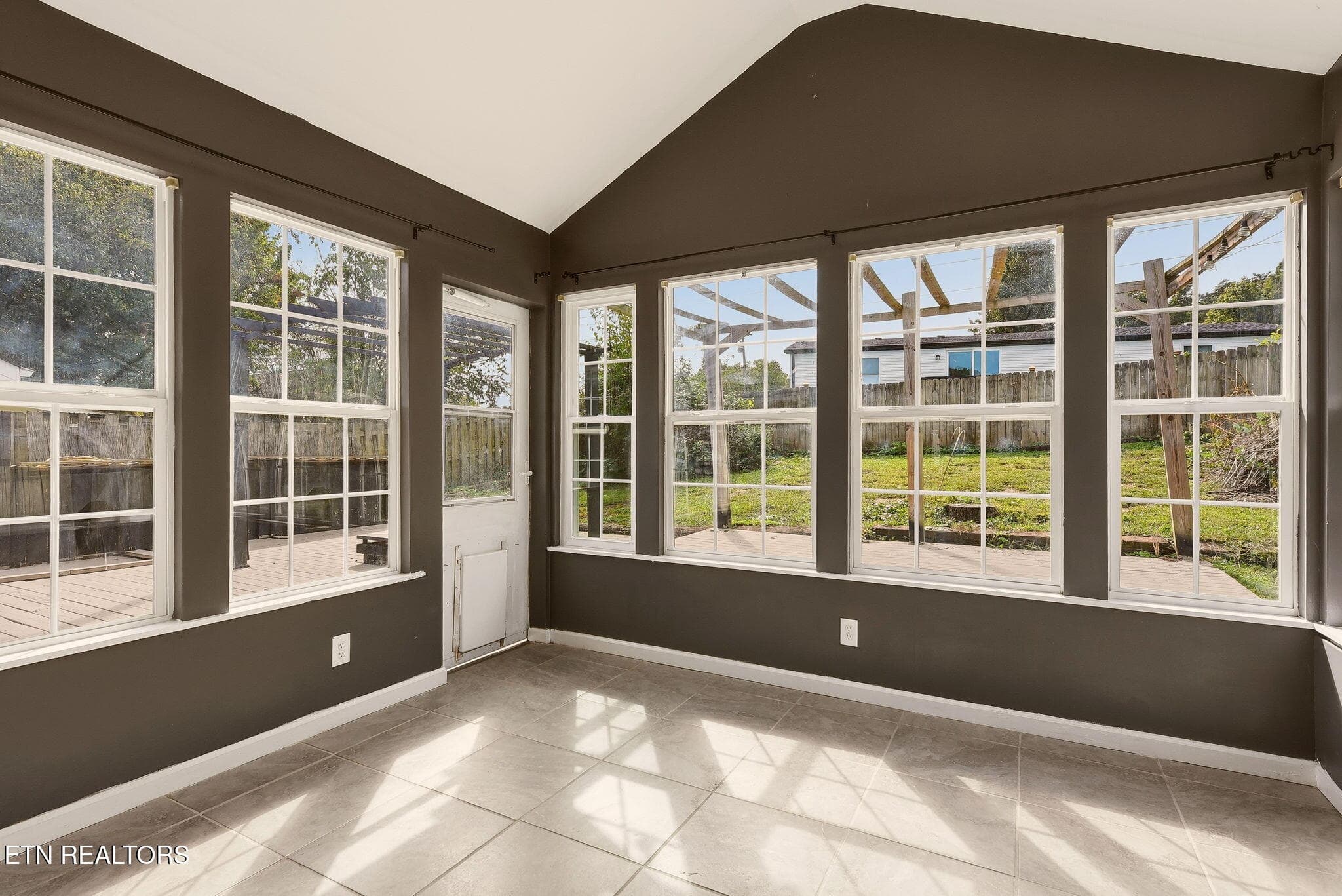 7-web-or-mls-Mlshn2519 (3) - 2519 Myloshane Lane, Knoxville, TN 37931