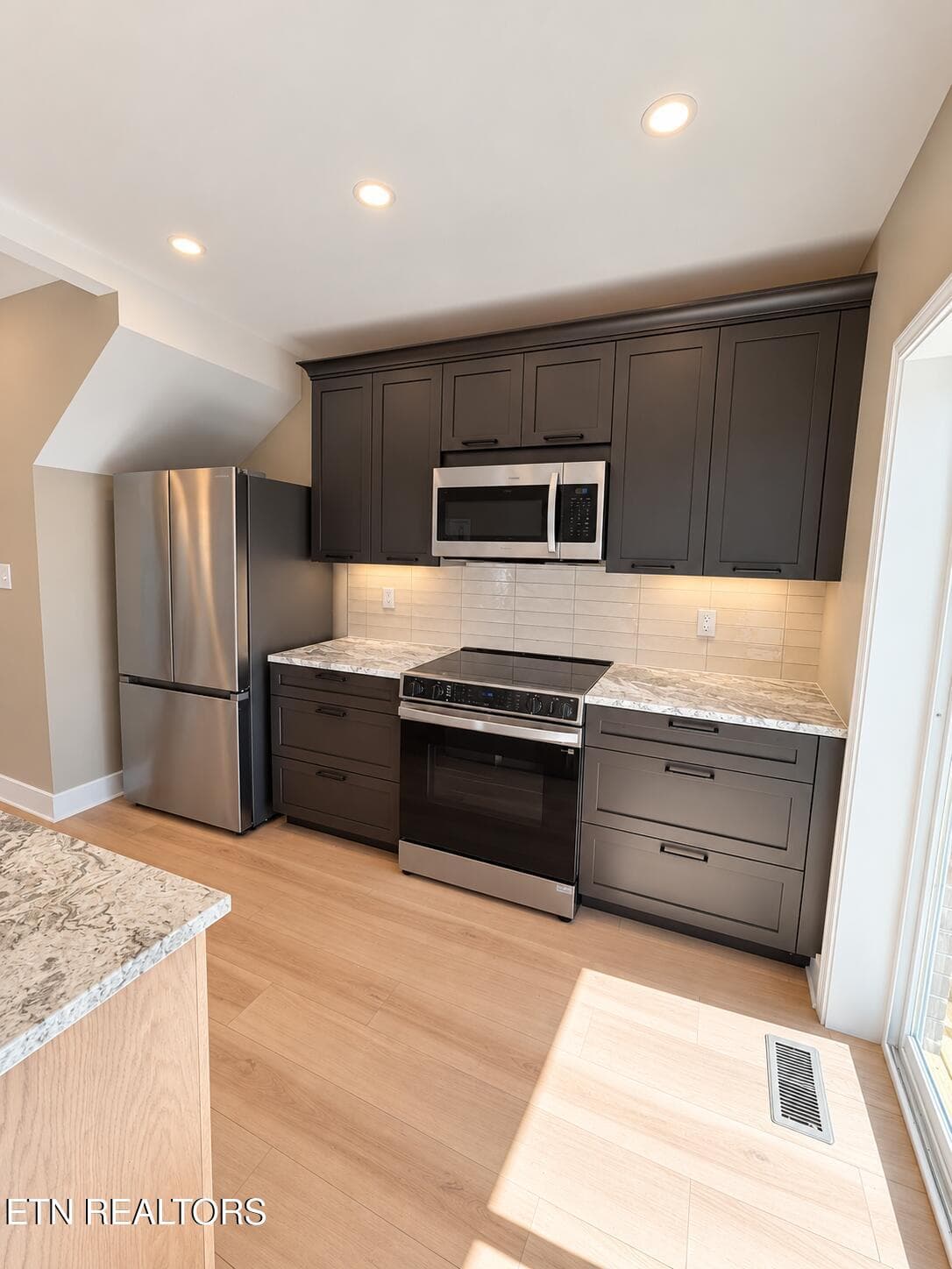 6659CE2A-EA83-4B39-B3E6-6BA33913753A - 2554 Woodbine Ave, Knoxville, TN 37914