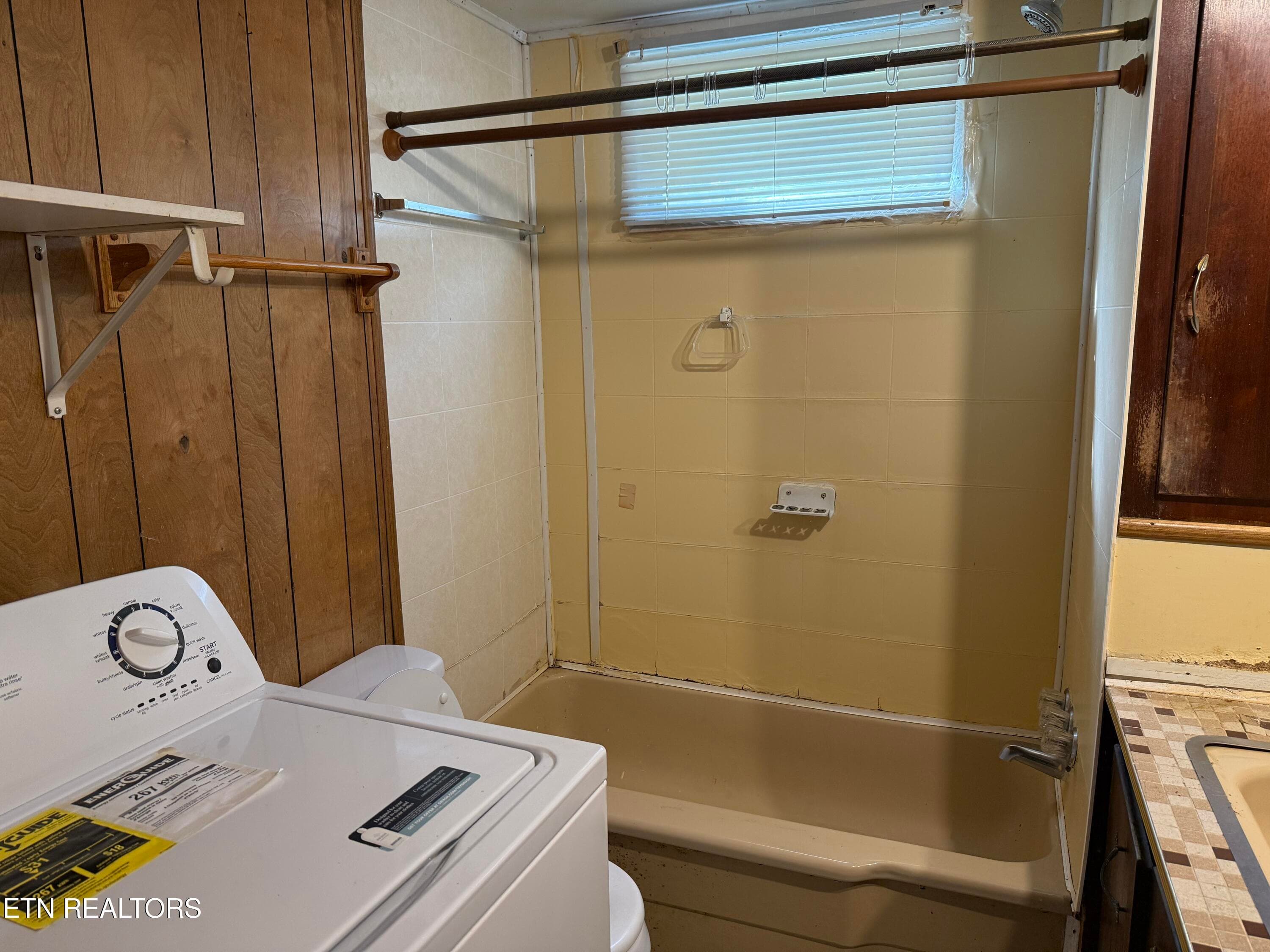 Bathroom 2 - 119 Old Airport Rd, Oakdale, TN 37829
