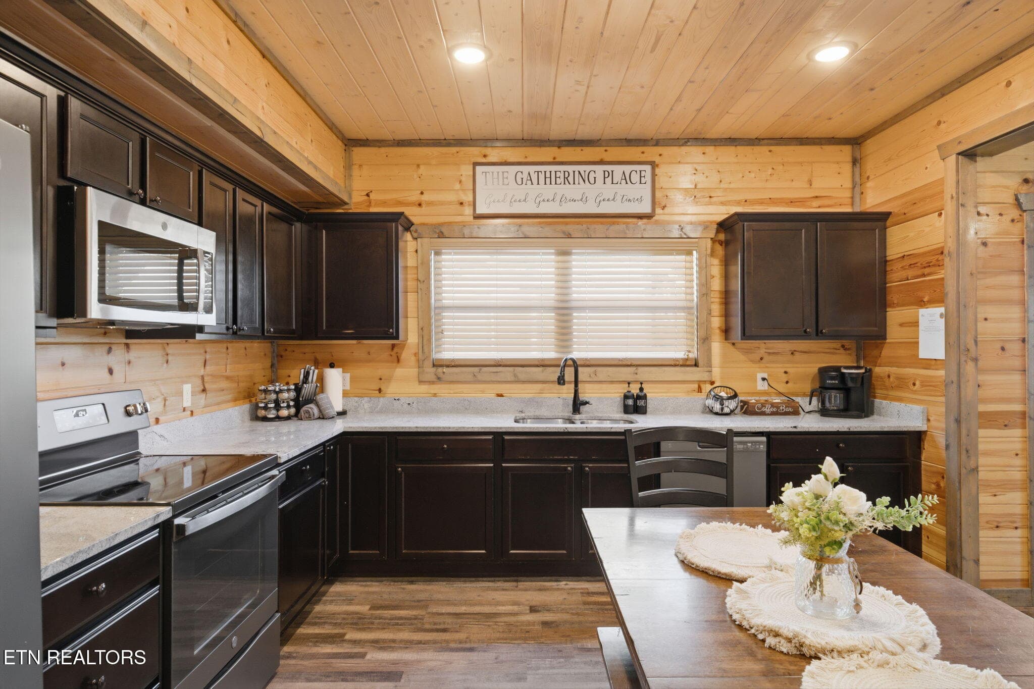 12-web-or-mls-1654-Veterans-Blvd-7-12 - 1654 Veterans Blvd UNIT 7, Sevierville, TN 37862