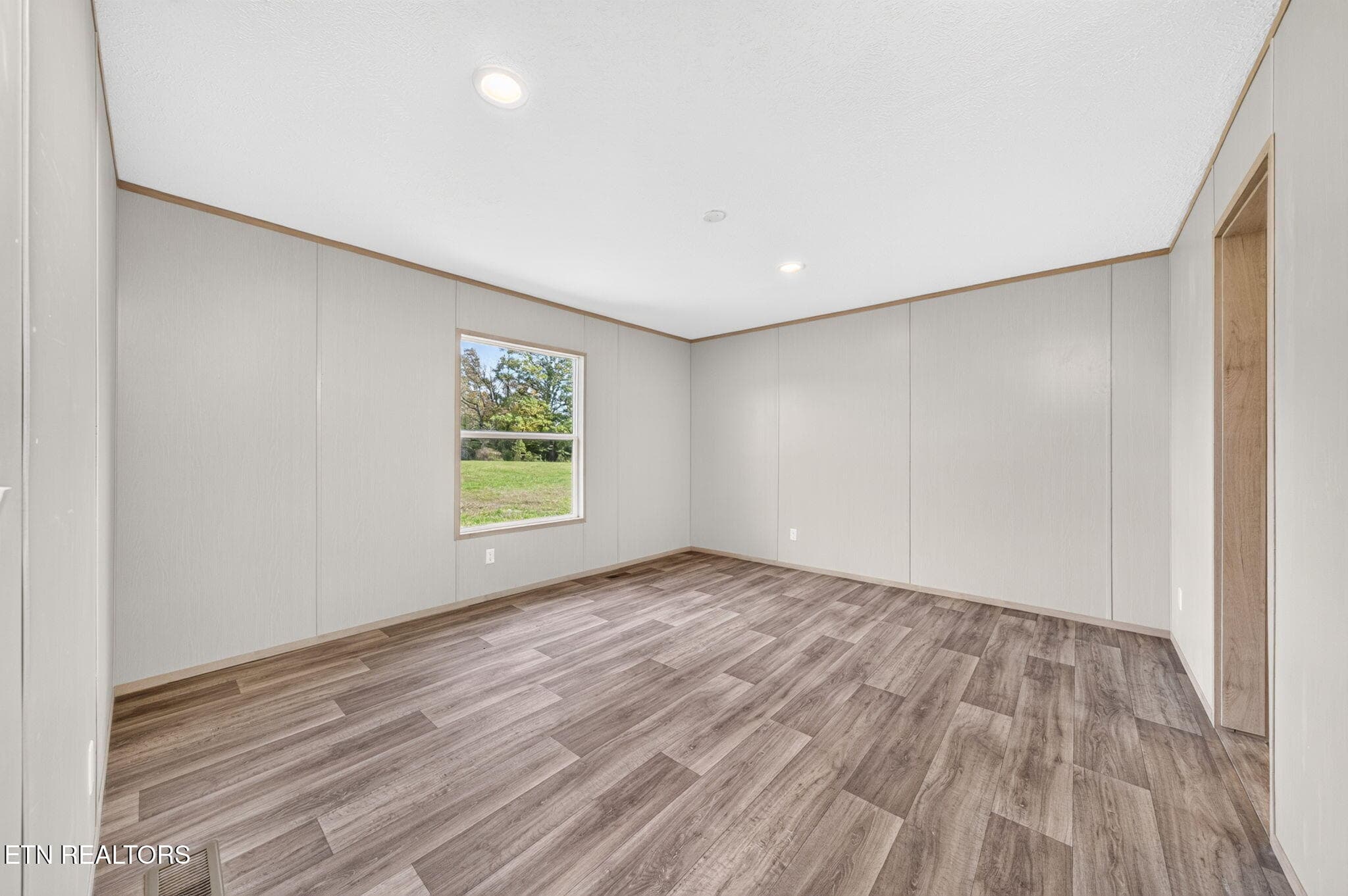 Master Bedroom - 288 Bob Austin Rd, Crossville, TN 38571