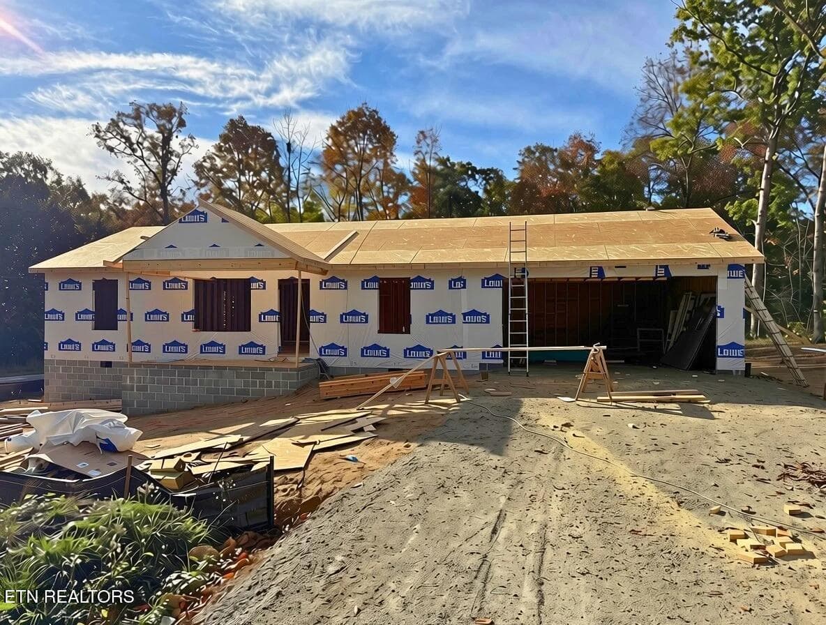 Front - 1002 Flathead Rd, Crossville, TN 38572