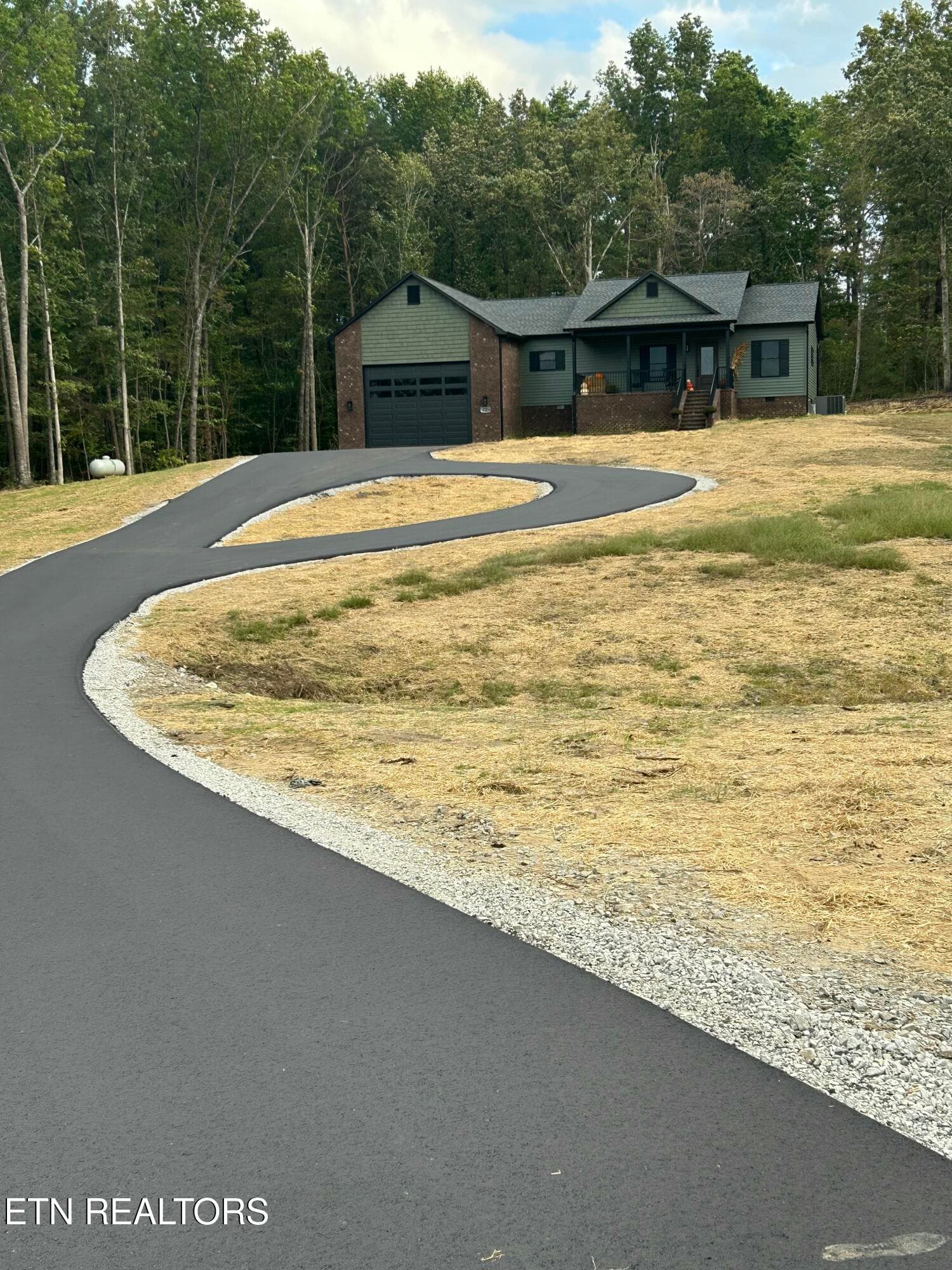 Paved driveway - 22137 Clarkrange Hwy, Monterey, TN 38574