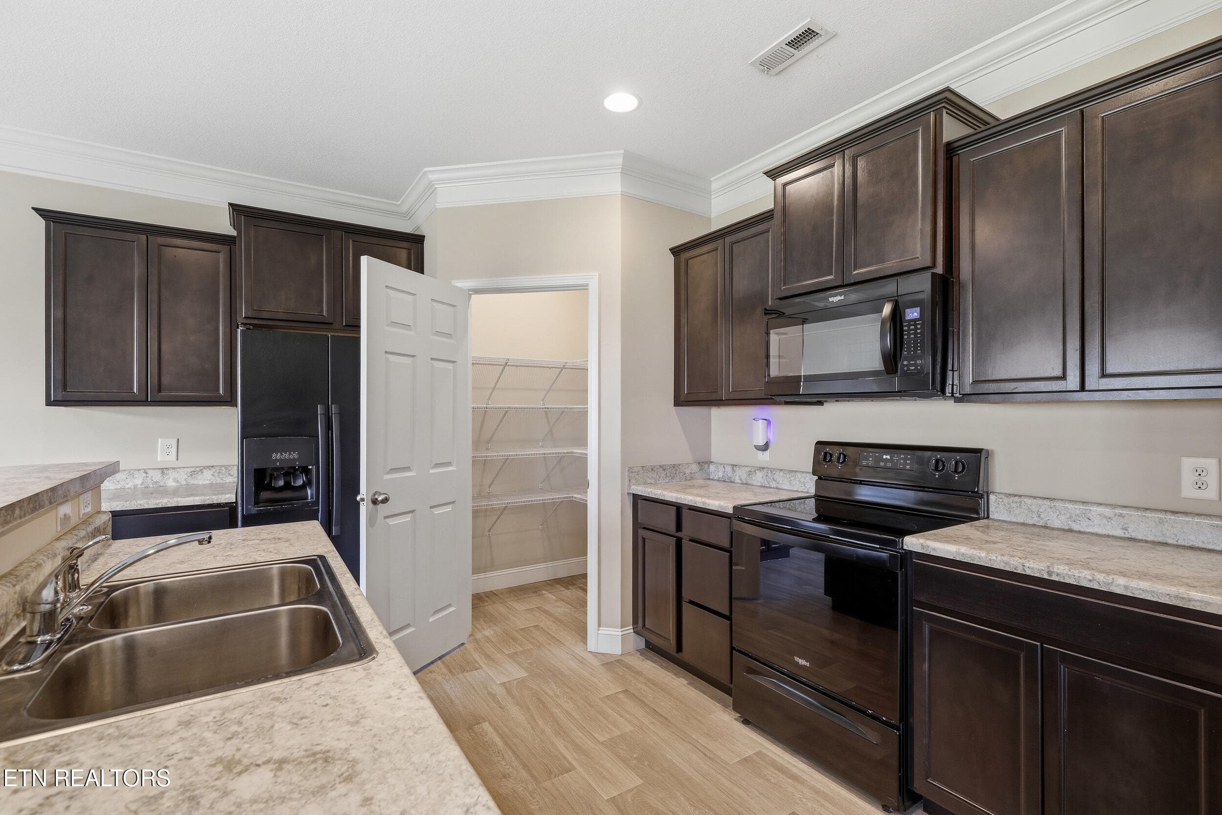 023 - 8117 Equinox Lane, Powell, TN 37849