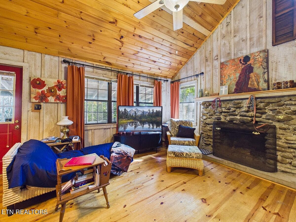 009-009 - 142 Rivendell Lane, Tellico Plains, TN 37385