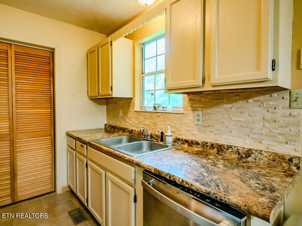 1000018296 - 275 Spring Creek Rd, Delano, TN 37325