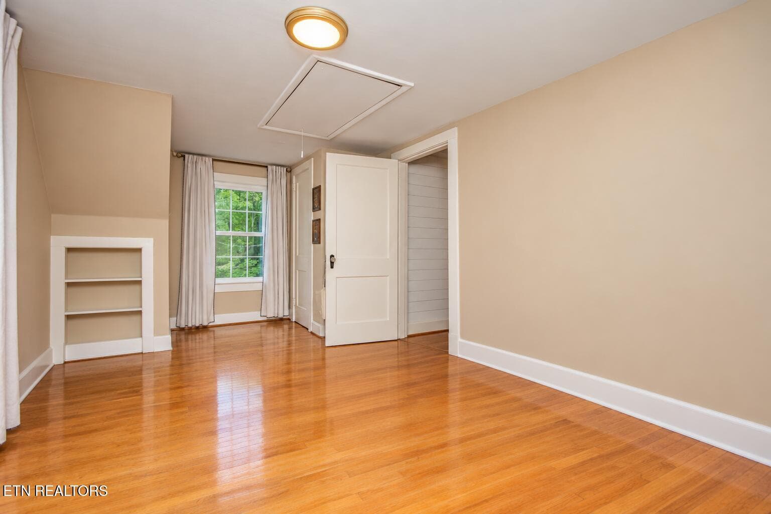 Bright Attic Bedroom with Open Door - 6809 Nubbin Ridge Drive, Knoxville, TN 37919